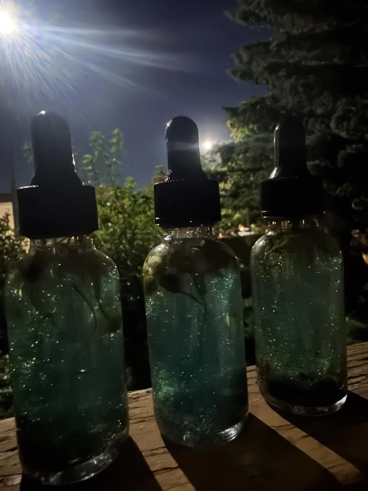 Soaking up that full moon energy&hellip; 

#moonchildmagic #witchstagram #witchstuff #spelloils #fullmoonmagic #magick #sorcellerie #sorcieremoderne #magicmadeforyou #witchshop #sneakpeek