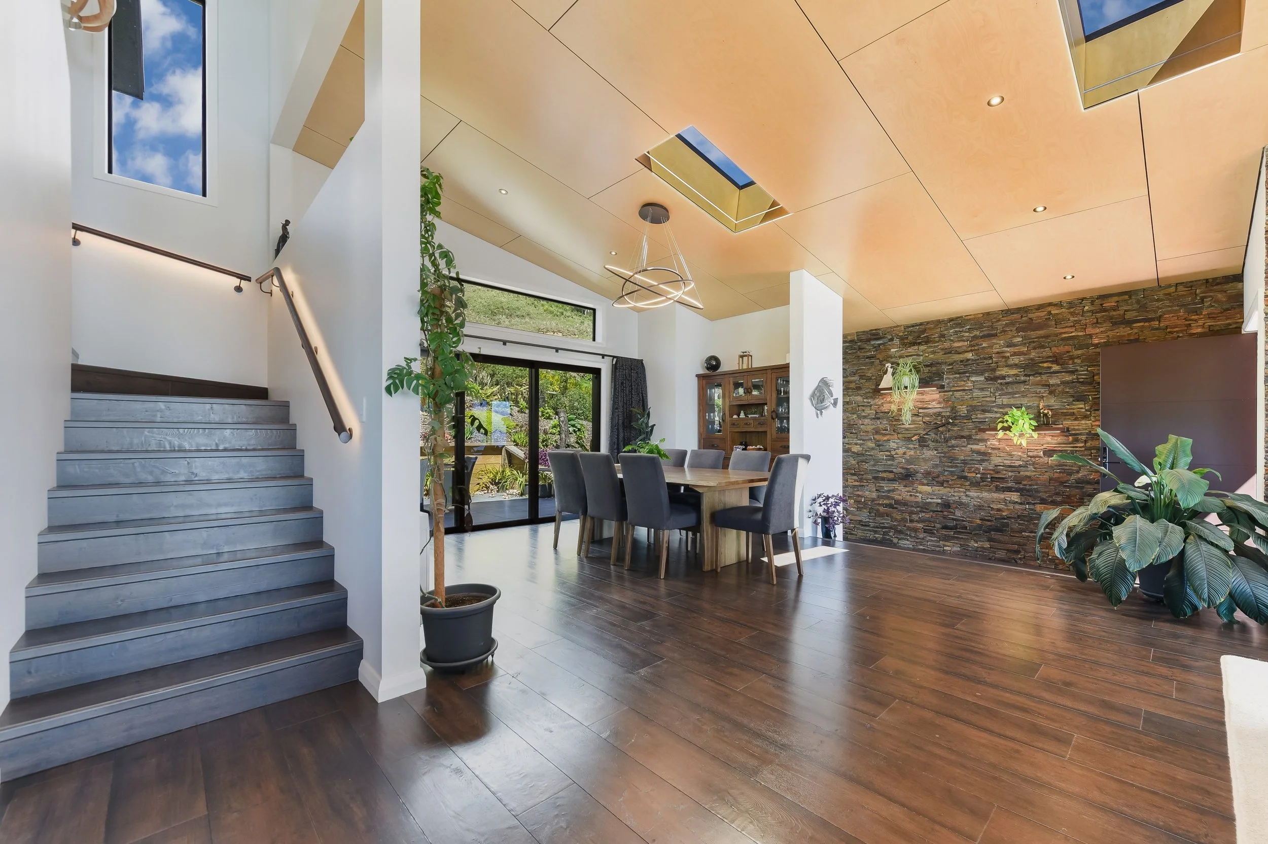 SHP_6053 (Custom).jpg