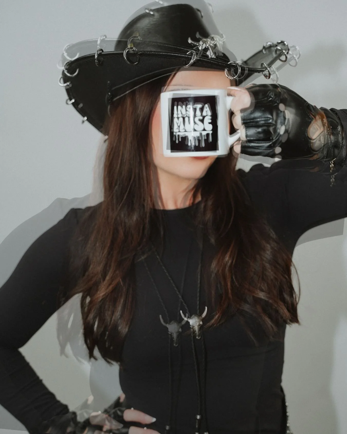 Come play dress up! 📸 😎 fun for all ages