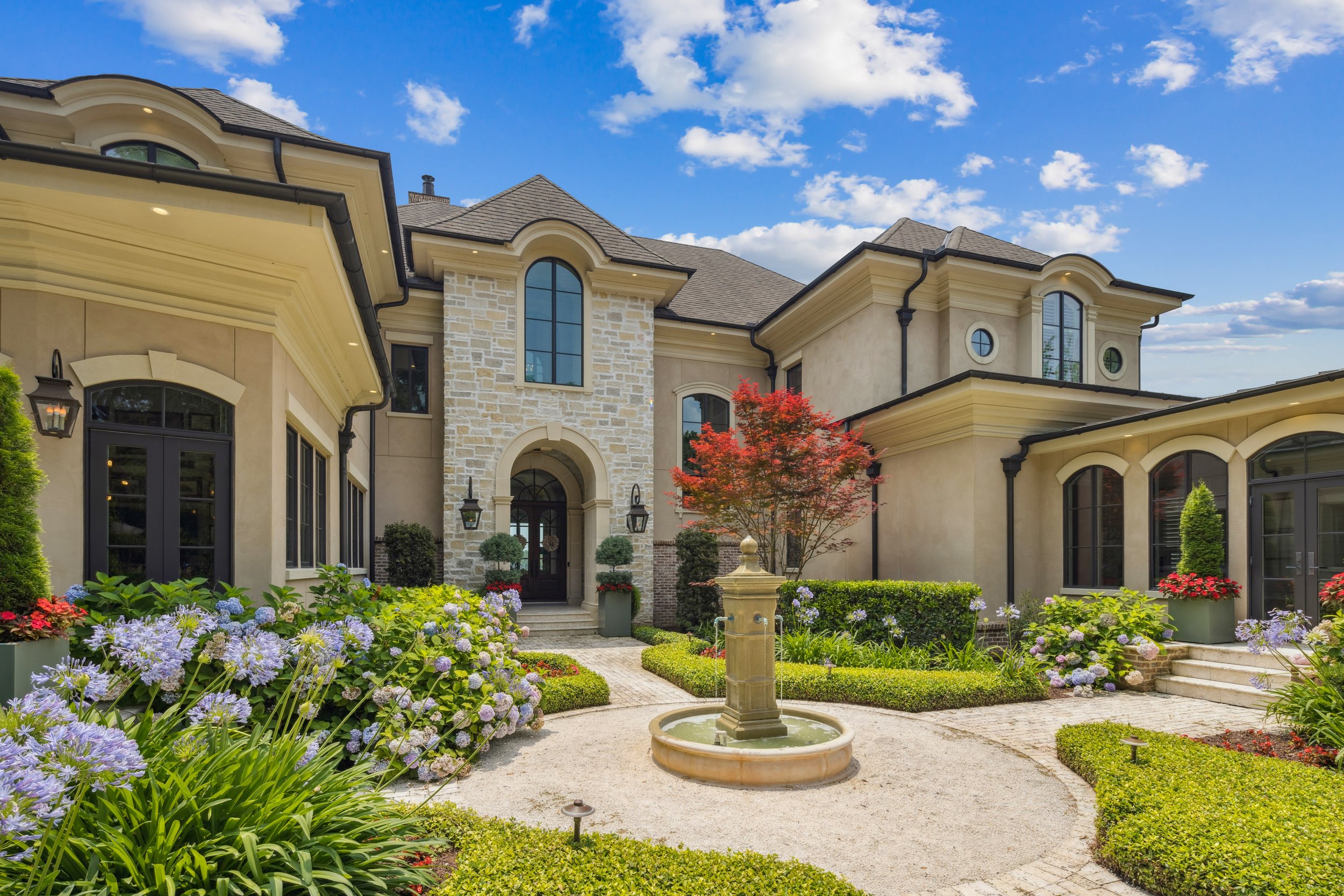 90TidewaterManorExteriors-IslandHouseMedia-0011.jpeg