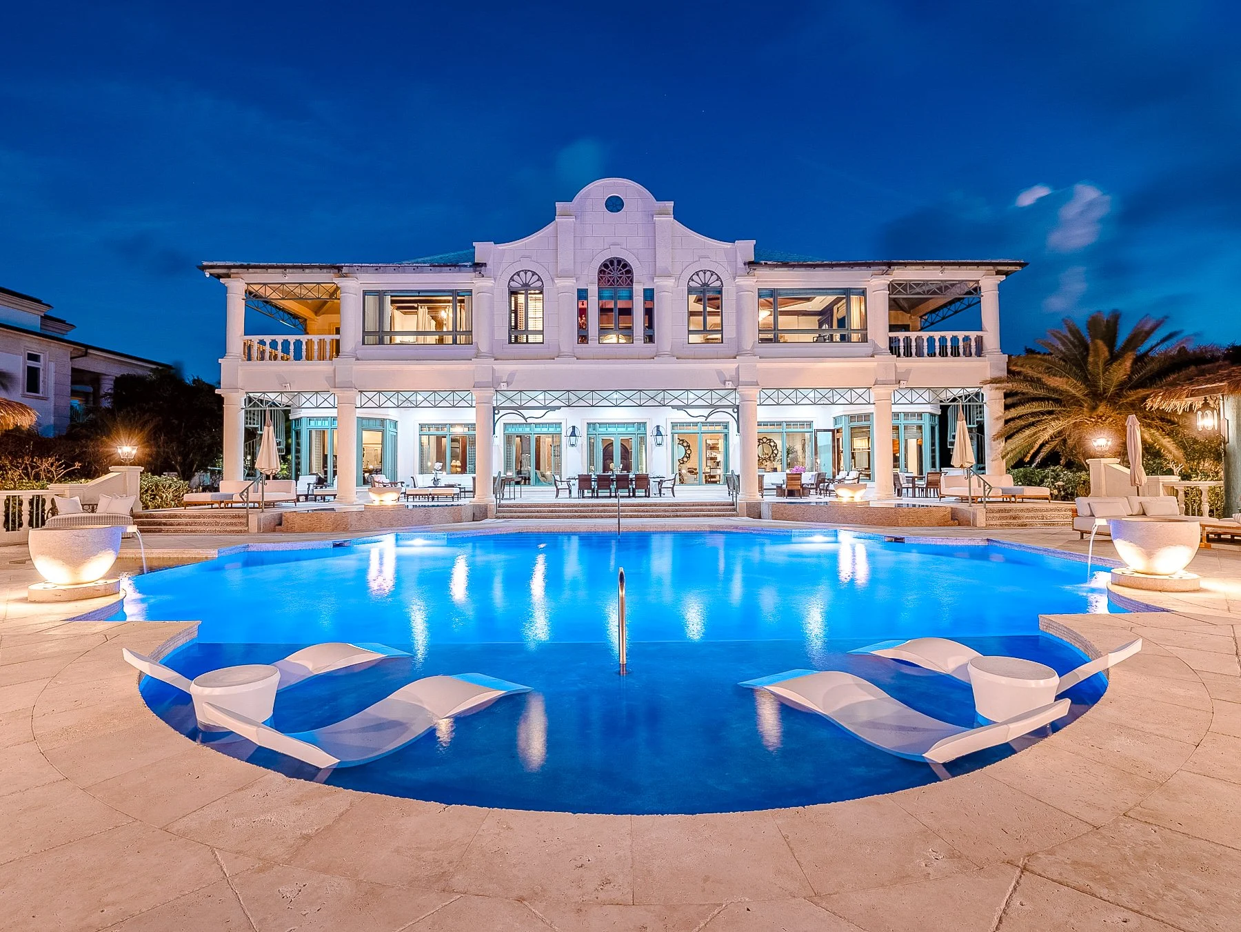 Villa_Hero_21.jpg