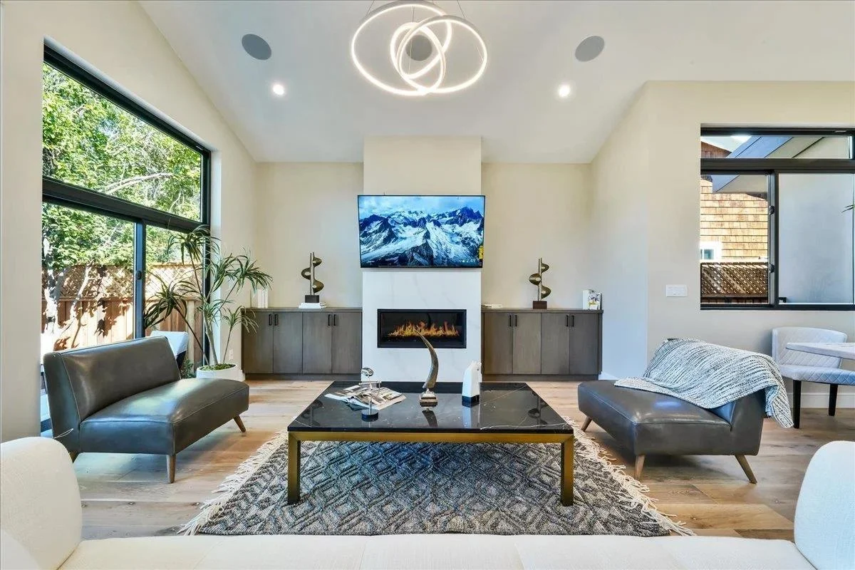 loraine living room 2.jpeg