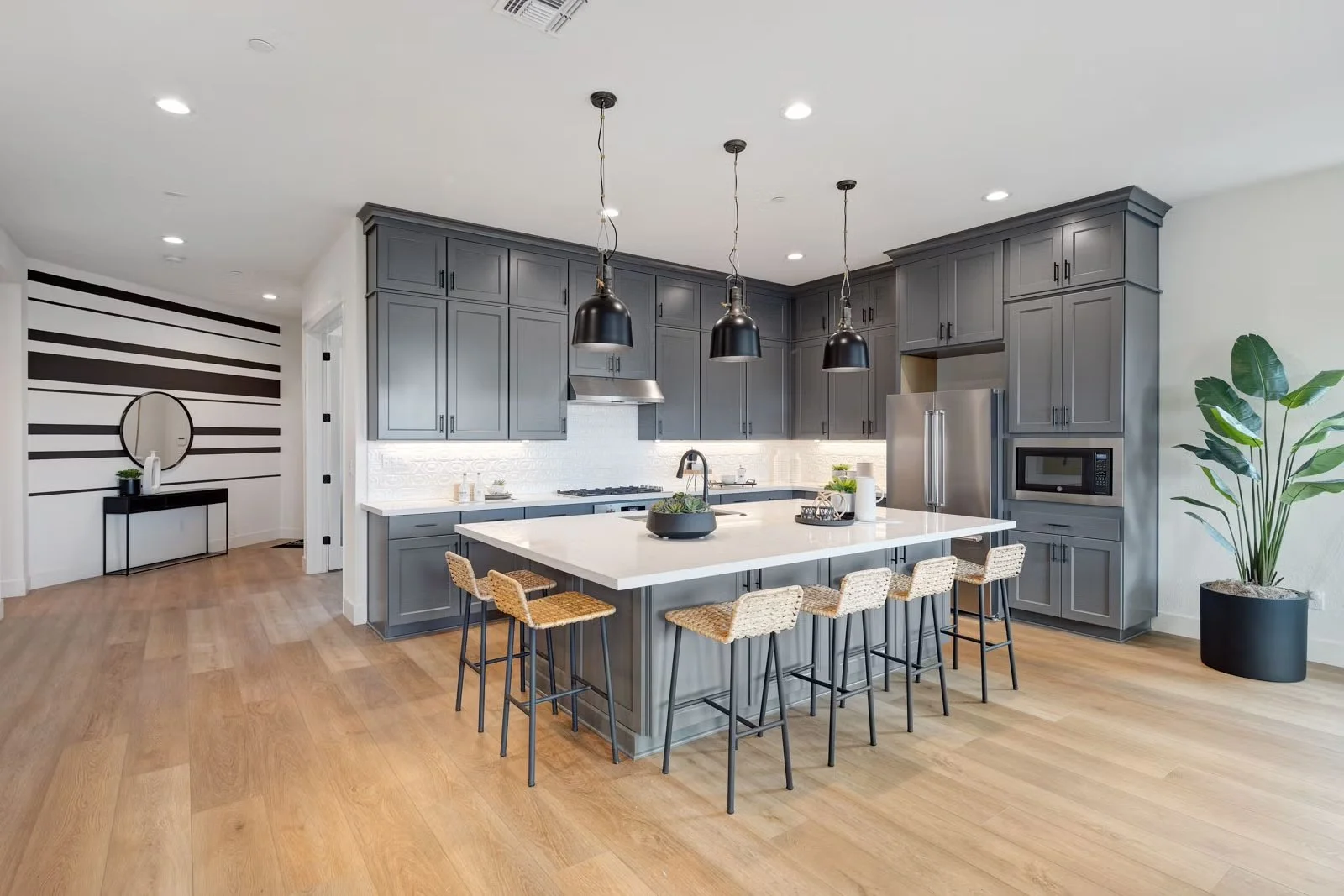 DAWN INTERIOR PHOTO 3.jpeg