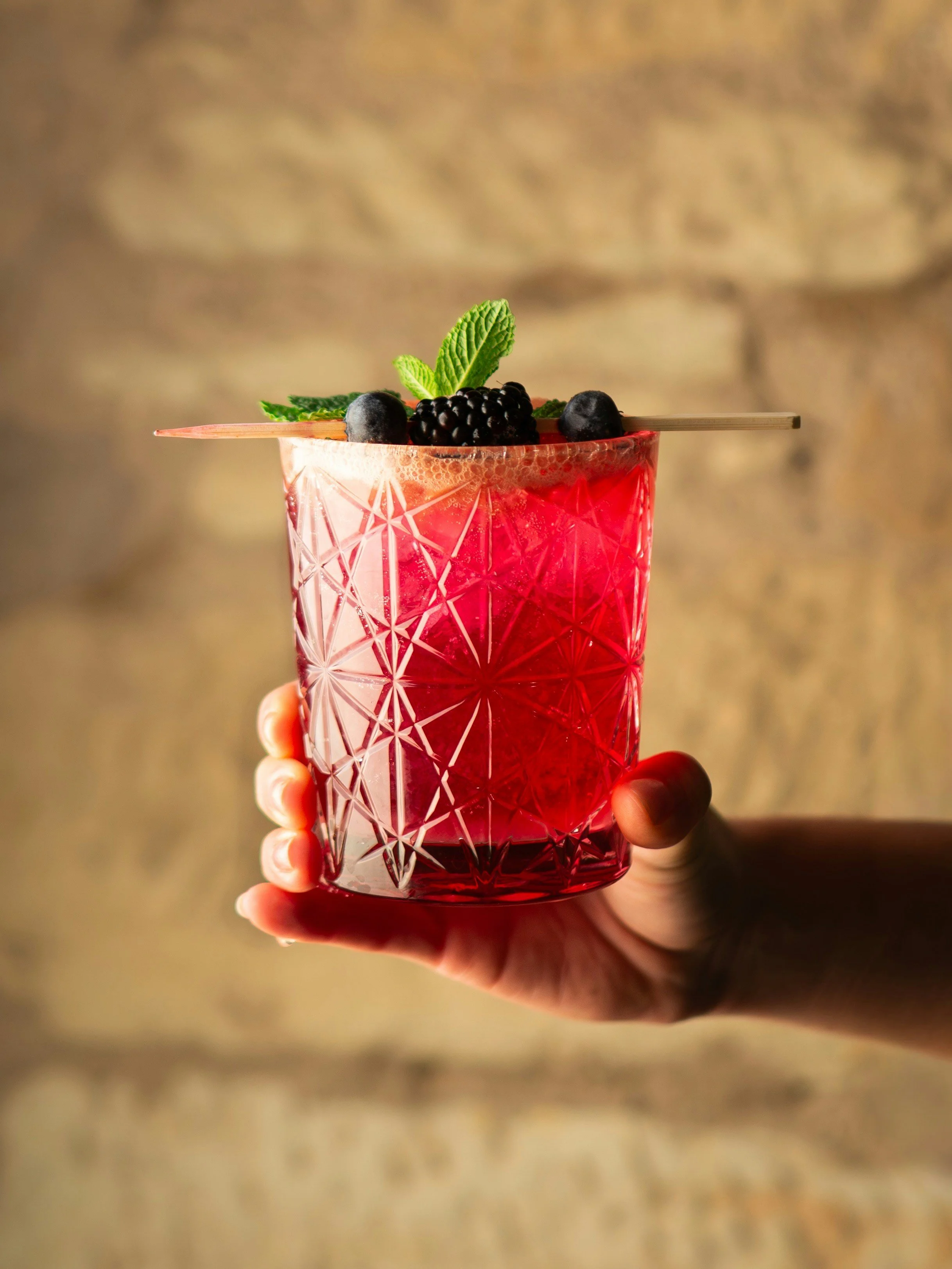 Why Hiring a Mobile Bartender in Sacramento Is Perfect for Small Weddings