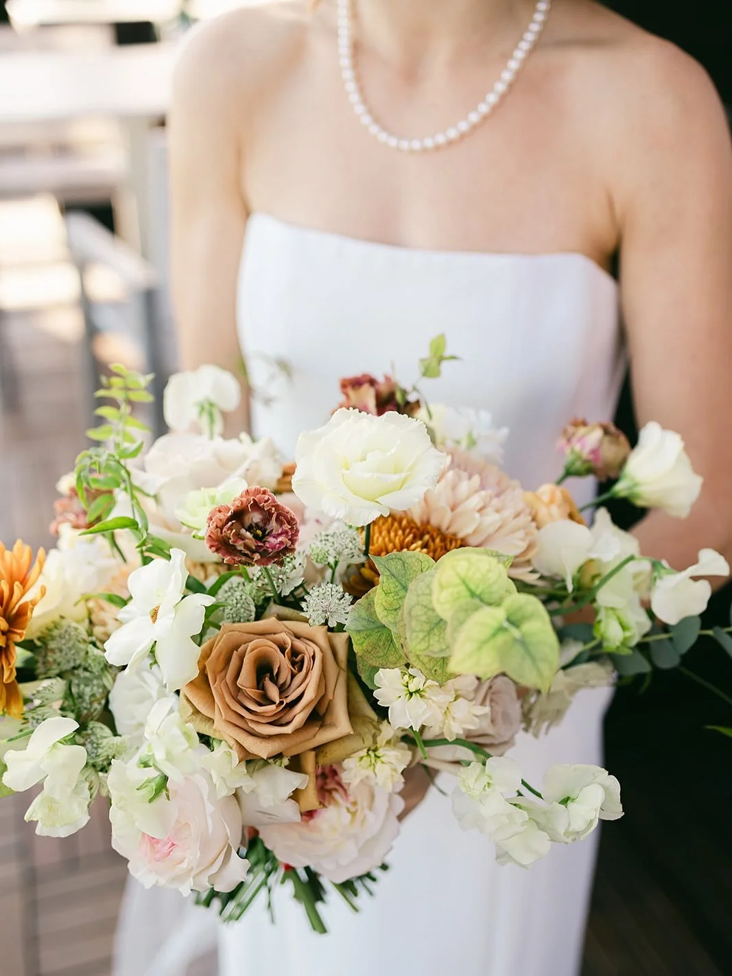 One of our favorite Fall wedding to date 🍂 
with all the touches of toffee, amber, oranges, sand and peach with a bit of lime green. 

This wedding ceremony and reception @irongatedc used the stairwell base as a natural ceremony location and guests 
