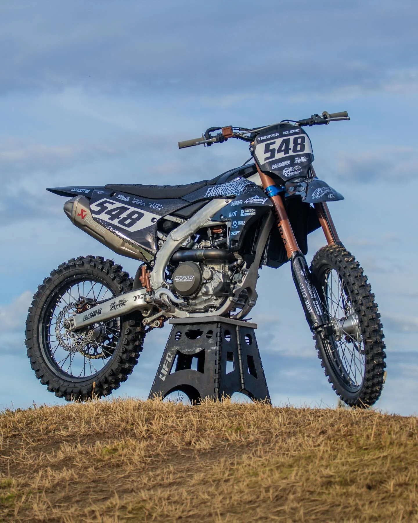 ✦ CUSTOM CHROME GRAPHICS KIT ✦

@connortrewren1223 got the full package!
Custom Chrome Graphics Kit
Custom Seat Cover
Full Installation

info@thecollectivefamily.com.au
www.thecollectivefamily.com.au