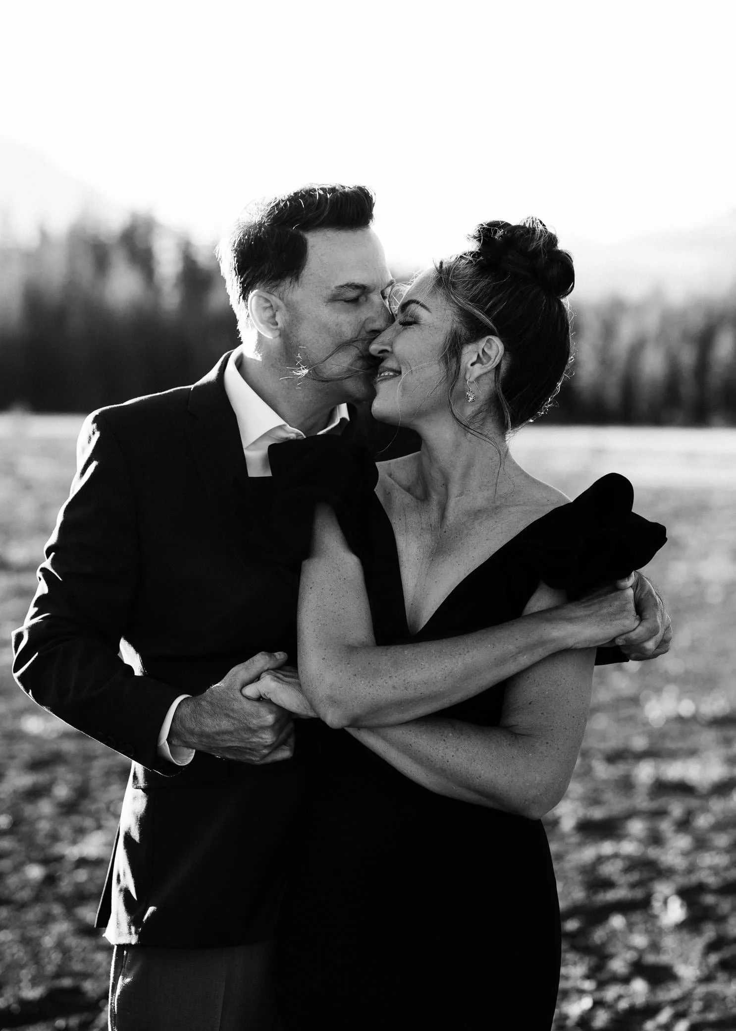 Bend Oregon Portrait Photographer Miranda Kelton Photography Couples Session Mountains  