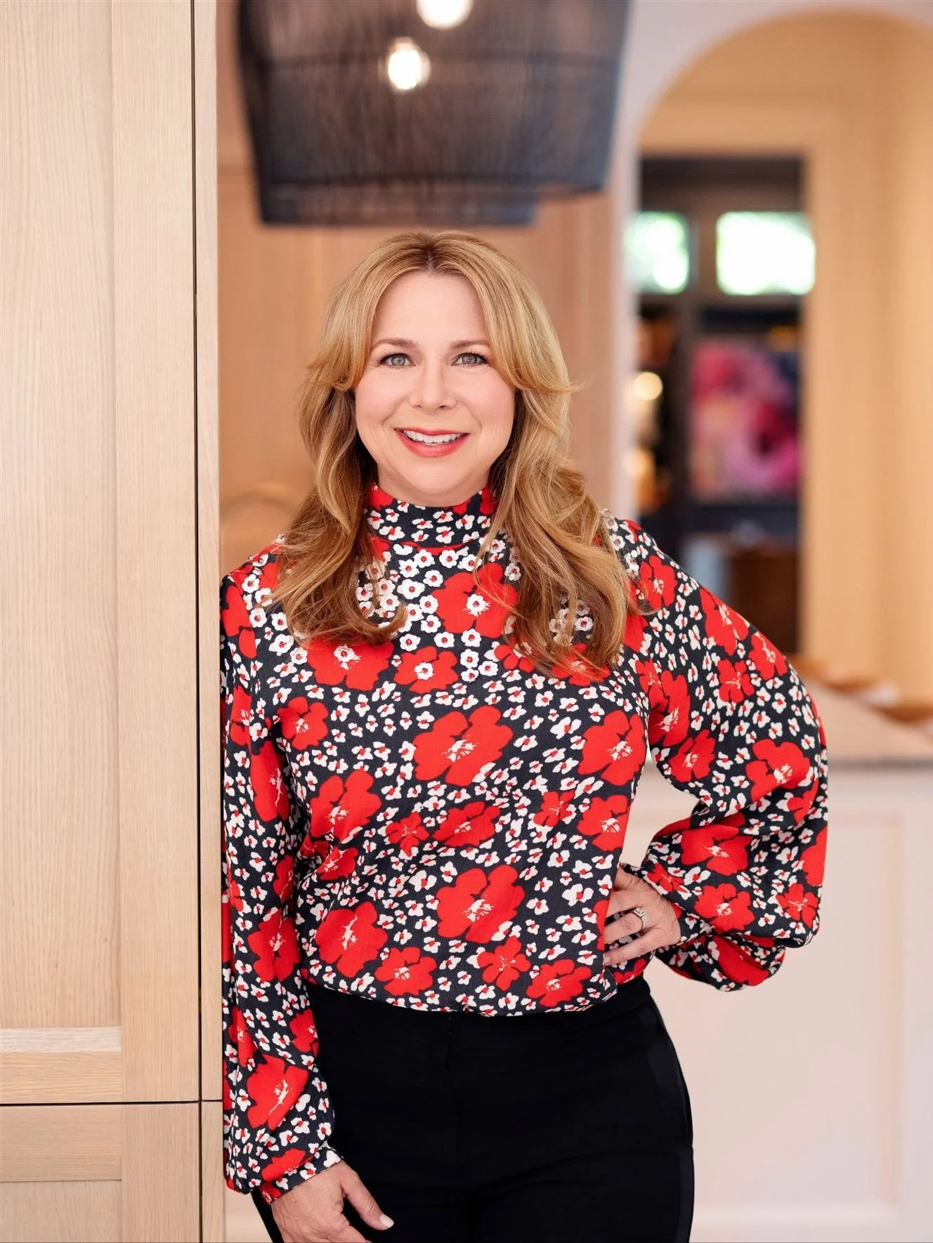 Here's the thing: Your brand isn&rsquo;t one-dimensional, &amp; your photos shouldn&rsquo;t be either! 📸

From professional headshots to the moments that feel a little more personal (laughing with your pup, working in your happy place, wearing the c