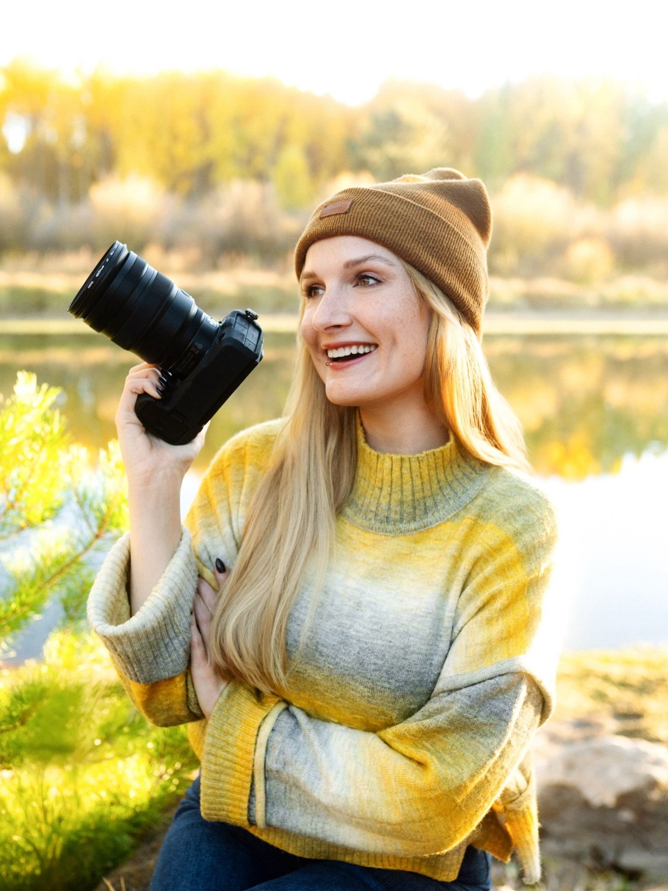 My two moods &amp; my favorite season. ☺️ I finally made the time to get some updated outdoor shots of myself with the beautiful Fall colors here in Bend a few months ago.

Love to my friend @emileesettingphoto for being my photog! 🤍 Who knows where