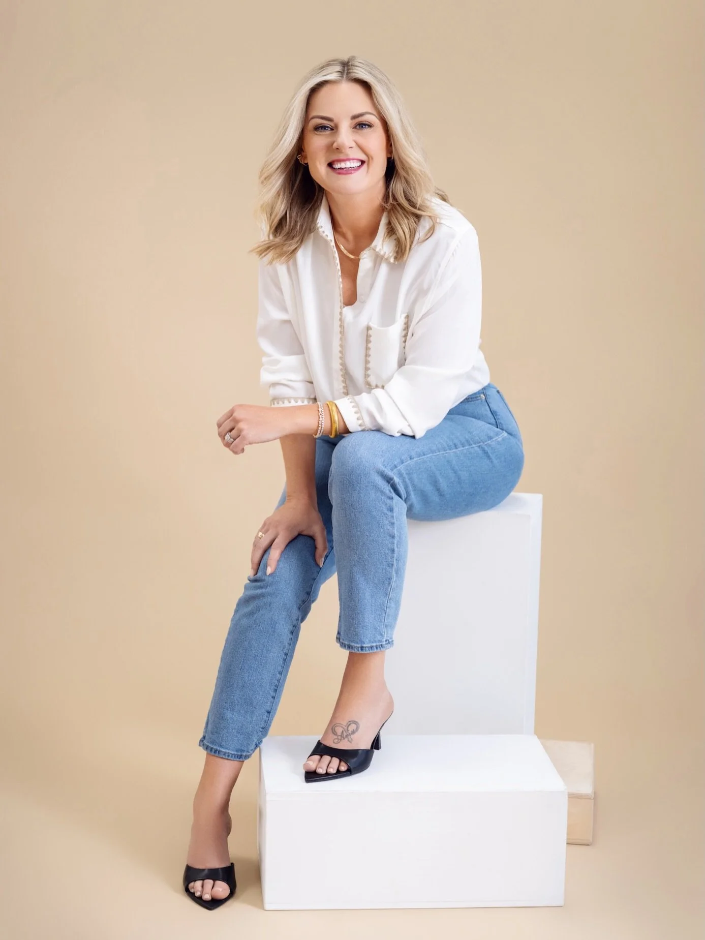 There&rsquo;s something powerful about a true brand refresh! New messaging, new visuals, &amp; new energy behind your business. 

When you pair that decision with imagery that actually reflects the level you&rsquo;re stepping into&hellip; everything 