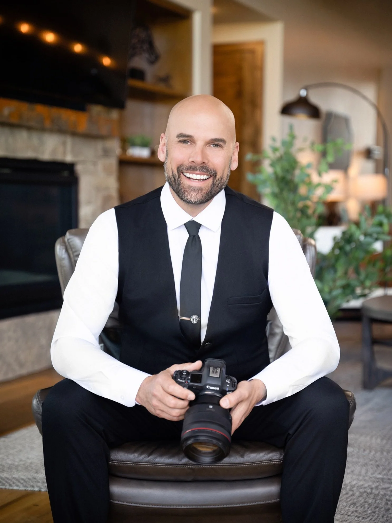 This is an appreciation post for Tom Lebsack, our Associate Headshot Photographer here at the Studio! Tom has been helping us out for over a year now, &amp; I am SO grateful to have him as part of the team. ❤️

Tom is here to make your Headshot exper