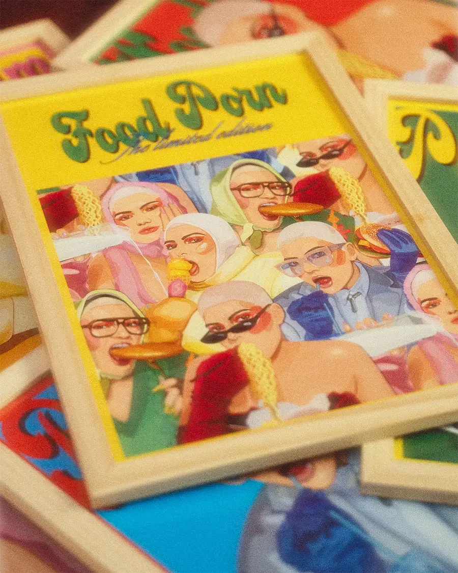 Affiche illustrée “Food Porn – The Limited Edition” par Voilà Coco et Marie Devine, mettant en scène cinq portraits féminins stylisés associés aux plats iconiques de la série : Noodles, Cereals, Burger, Pancakes et Ice Cream.