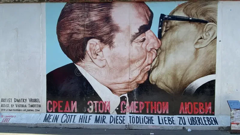 7 Berlin Wall murals — and how to actually look at them