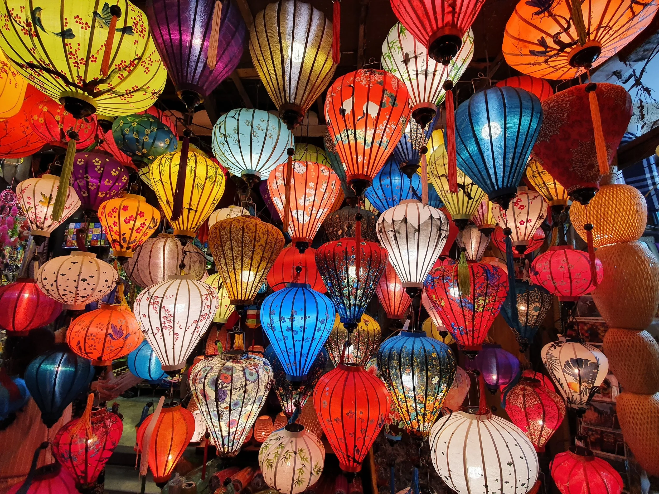 closeup-shot-colorful-lanterns-hoi-vietnam.jpg