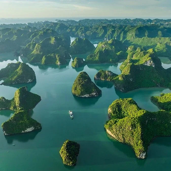 VIETNAM – VON HO CHI MINH CITY BIS ZUR HALONG-BUCHT, EINE REISE DER GENÜSSE MIT SIGHTSEEING, KULINARIK &amp; GOLF