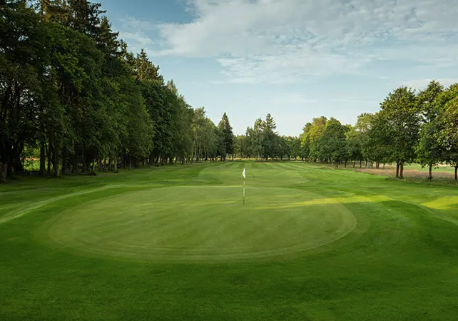 Sphinx Travel Royal Golf Club Marianske Lazne.png