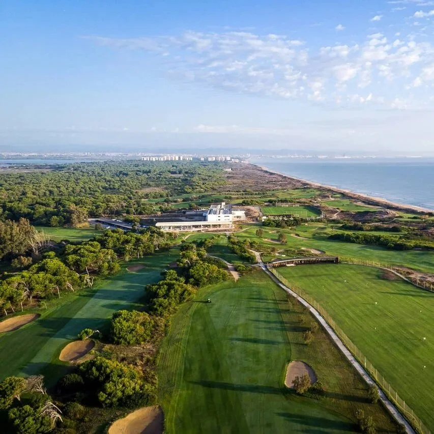 VALENCIA – GOLF ZWISCHEN STRANDPROMENADE, ALTSTADT UND PINIENWALD