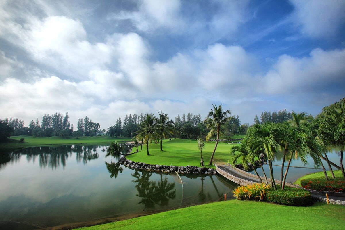 Alpine Golf Club Bangkok3.jpg