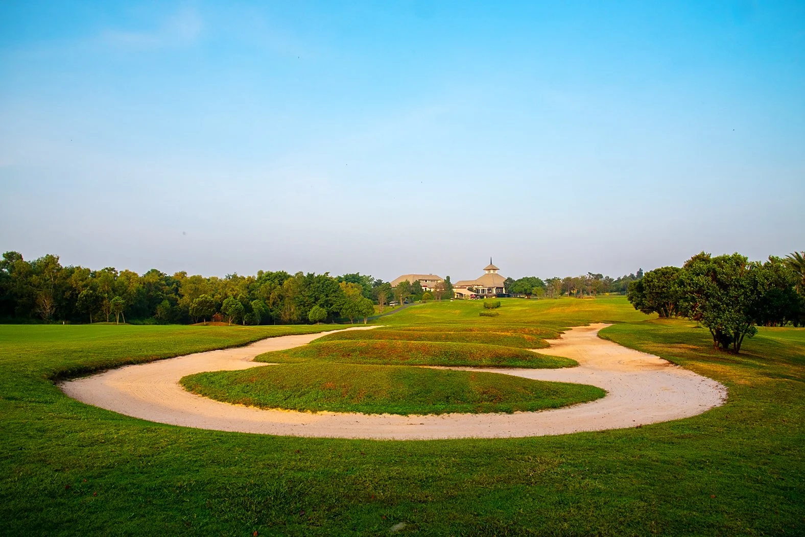 The RG City Golf Club1.jpg