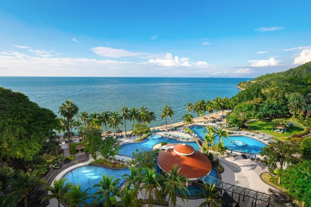Royal Wing Suites & Spa Pattaya.jpg