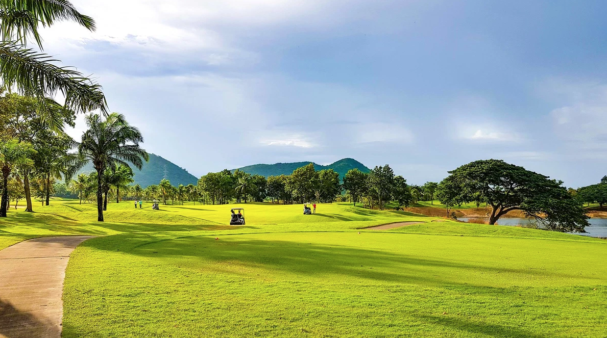 Majestic Creek Golf Club.png