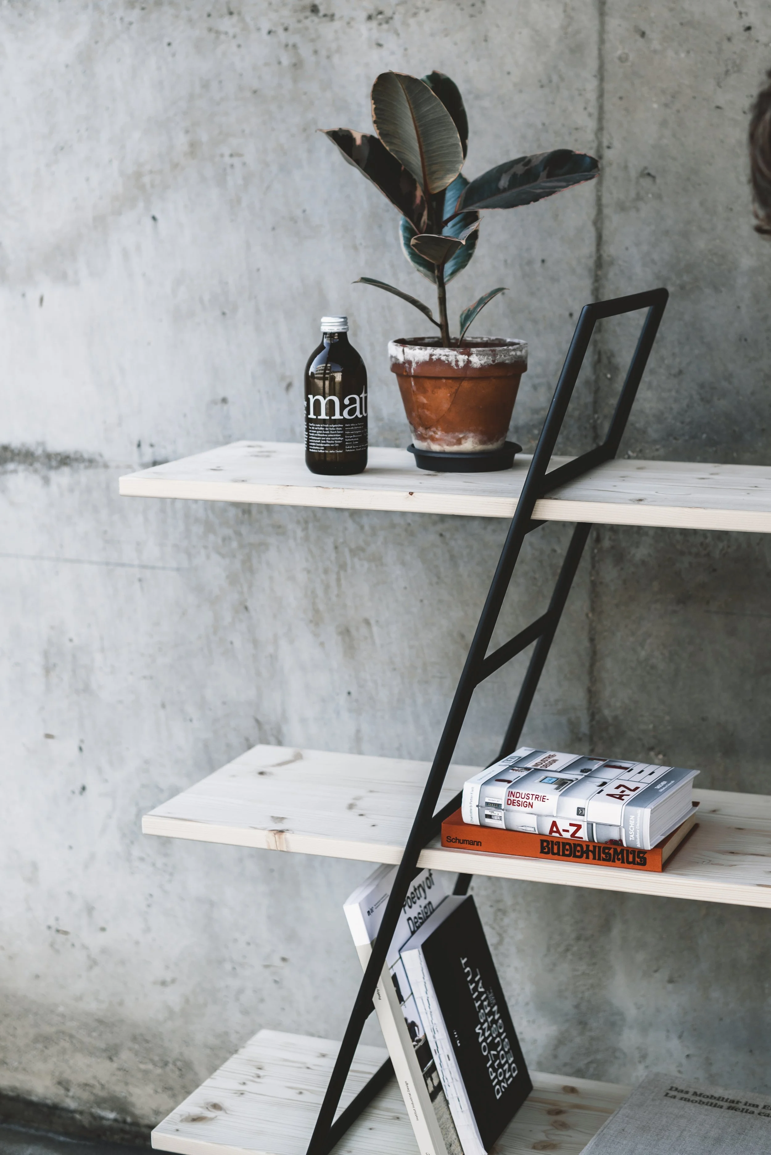 Industrial Designer*in: Noa Wynona Betsche aus Basel, Schweiz.