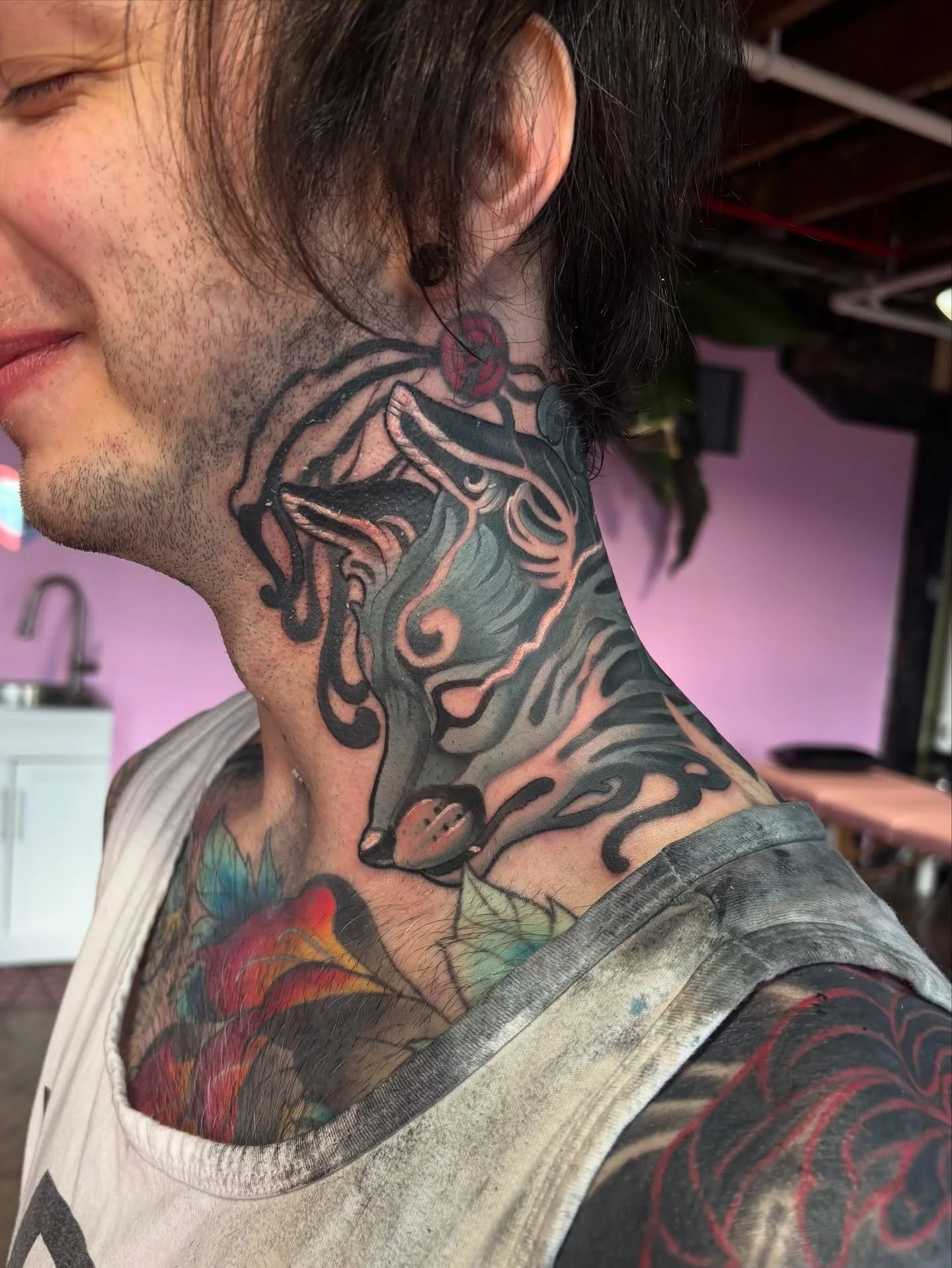 (Don&rsquo;t mind the paper towel pills 🌝)

Had a lot of fun blasting this spooky ghost fox on @acid.romance_
Thank you so much! 🦊 👻 
Please go check out his tattoos!

Tell me your ideas! 
Now booking September-November 
For inquiries: 
Dm me or
m