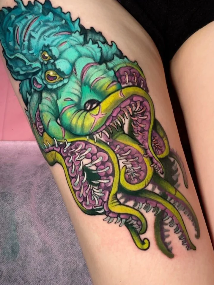 A little Kraken Action! 🐙 🦑 🌊 

Thank you Joy!
.
.
.
.
#kraken #tattoo #color #milwaukee #art #ladytattooer #trippy #fantasy #inked #illustrative #newschool #octopus #squid