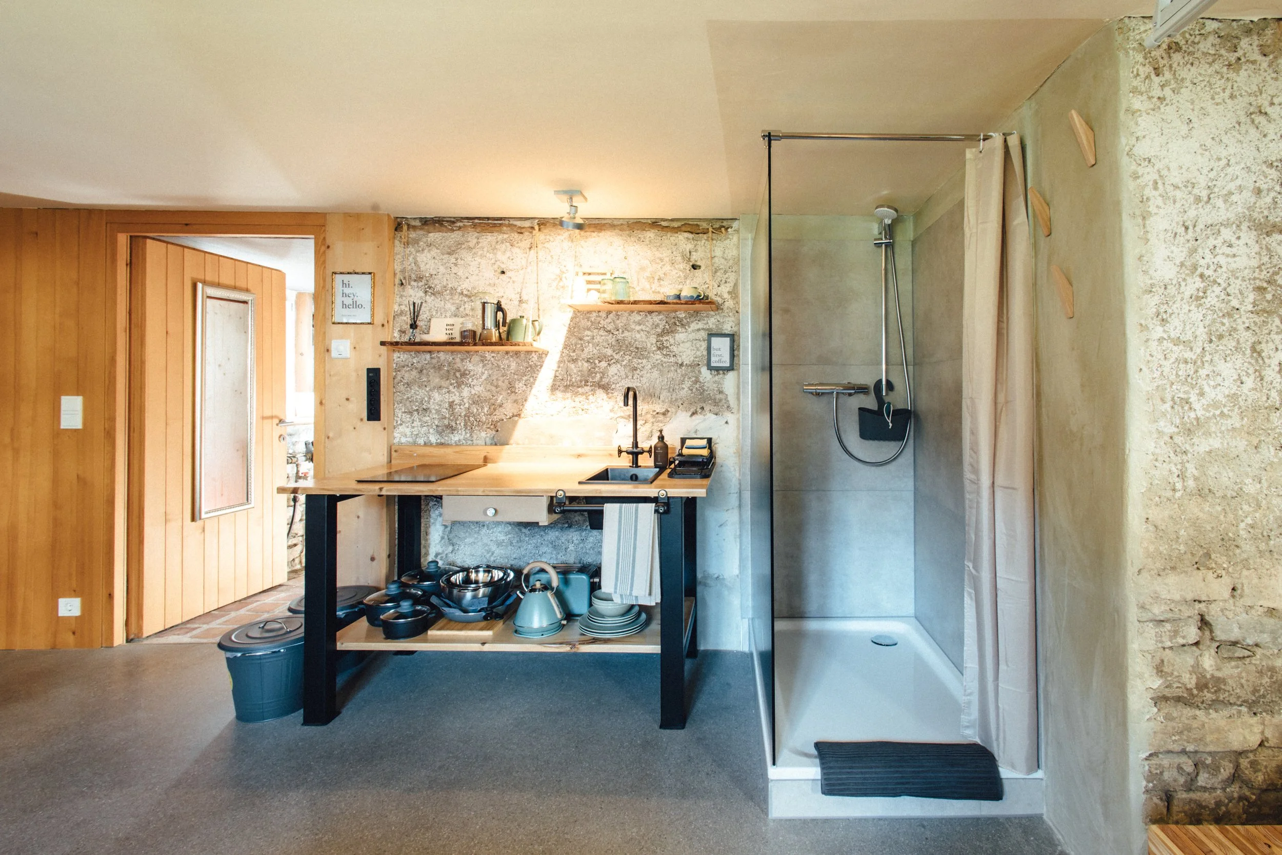 modern lifestyle Küchenzeile und Raumdusche