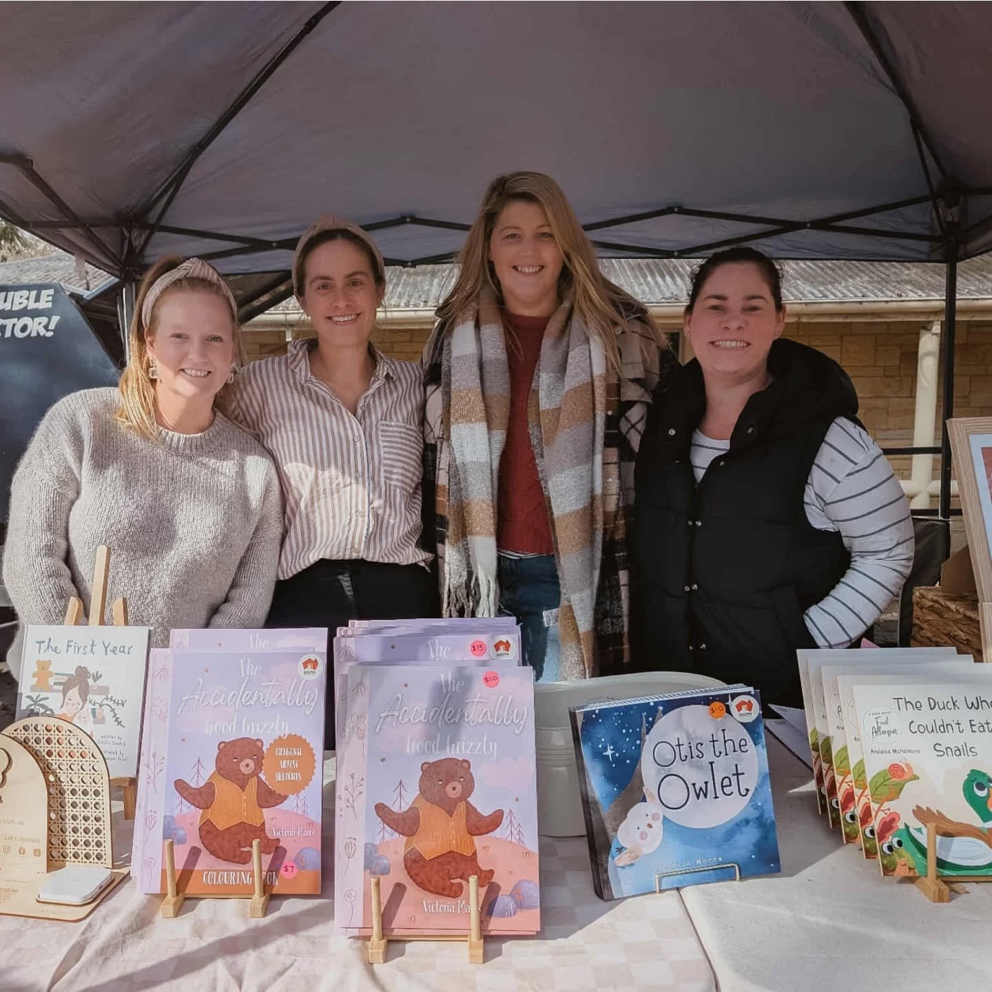 I had a lovely day at the @stirlingmarket yesterday with these fabulous people! The market turnout was incredible ❤️

The company and conversation were even better!! Lots of bonding over writing and illustrating, running a business, and being a mum!
