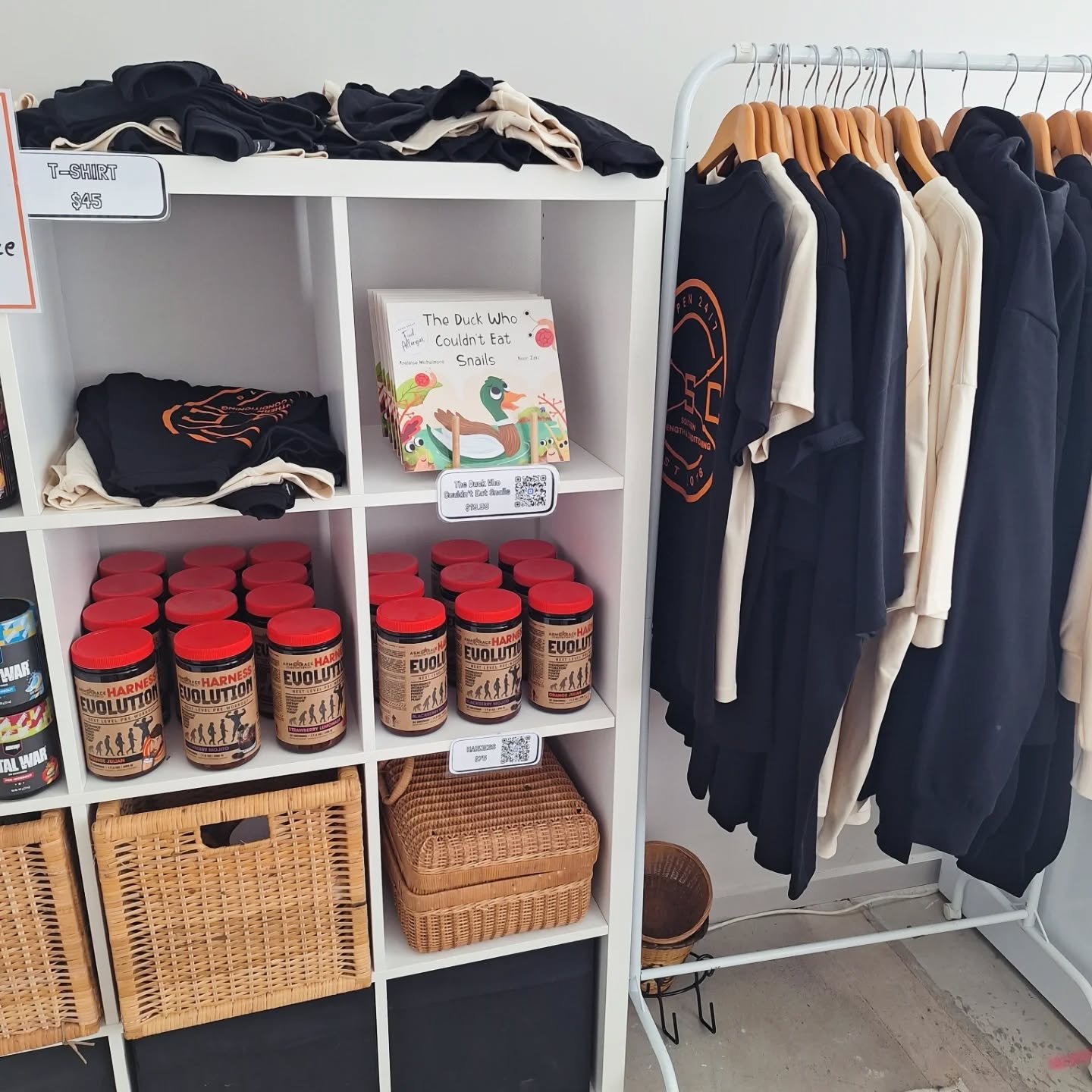 I spy with my little eye 👁 a book about food allergies in @southern_strength_conditioning chill out room! The Duck Who Couldn't Eat Snails is sitting pretty next to some new gym merch!! 

If you haven't already checked out SSC in Seaford, you really