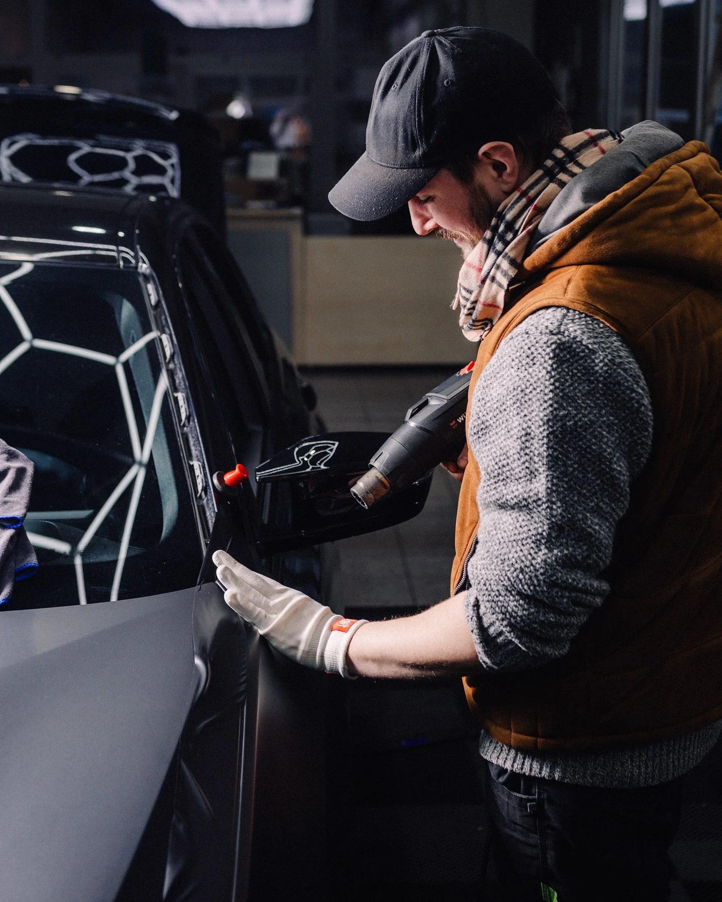 Pr&auml;zision, Geduld und echtes Handwerk - so l&auml;uft&lsquo;s beim Car Wrapping

#carwrapping #wraplife #vinylwrap #wrappedcars #carwrapsdaily