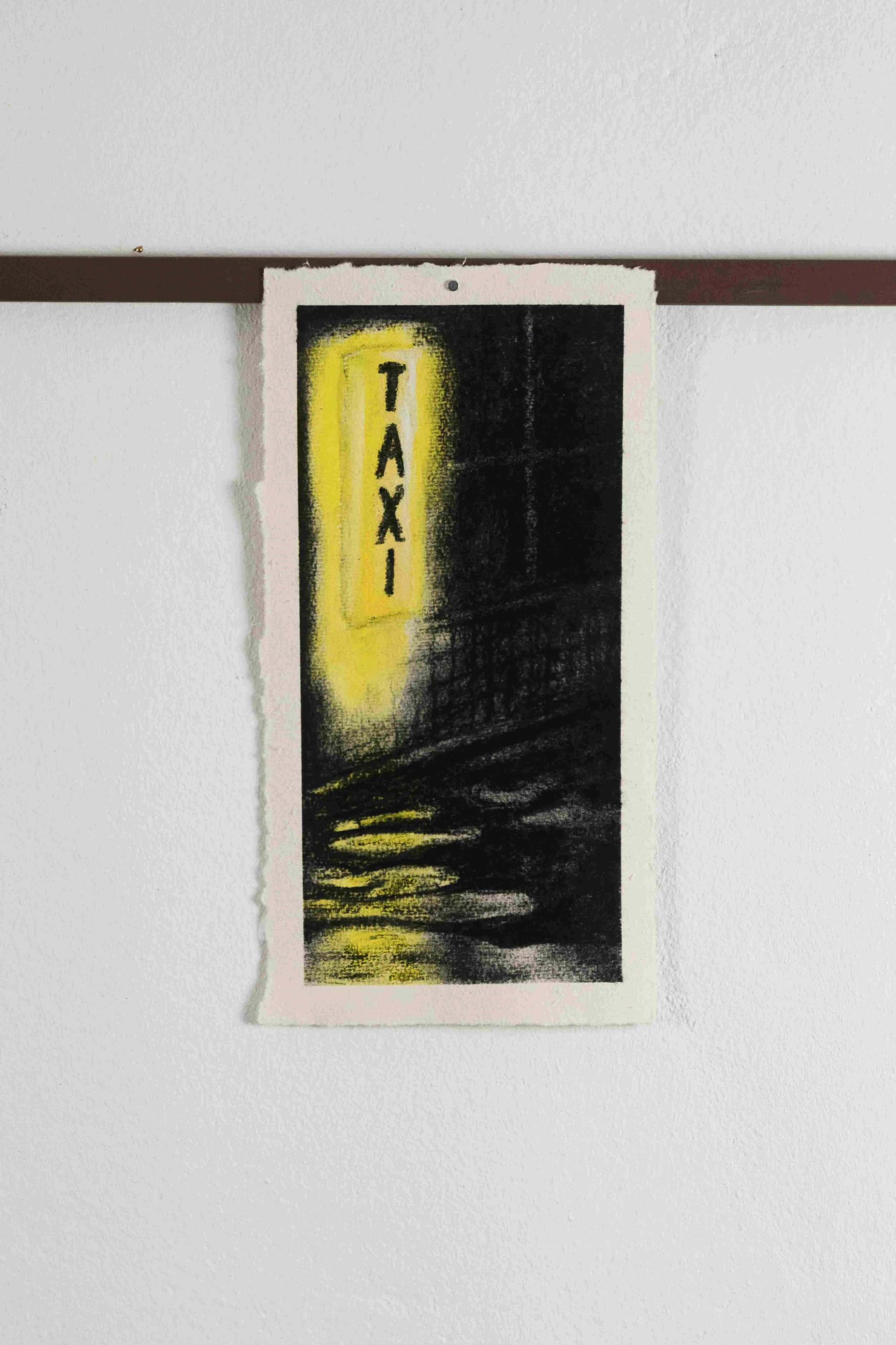 Taxi,
Kohle und Guache,
auf Büttenpapier,
33cm x 17cm,
2023