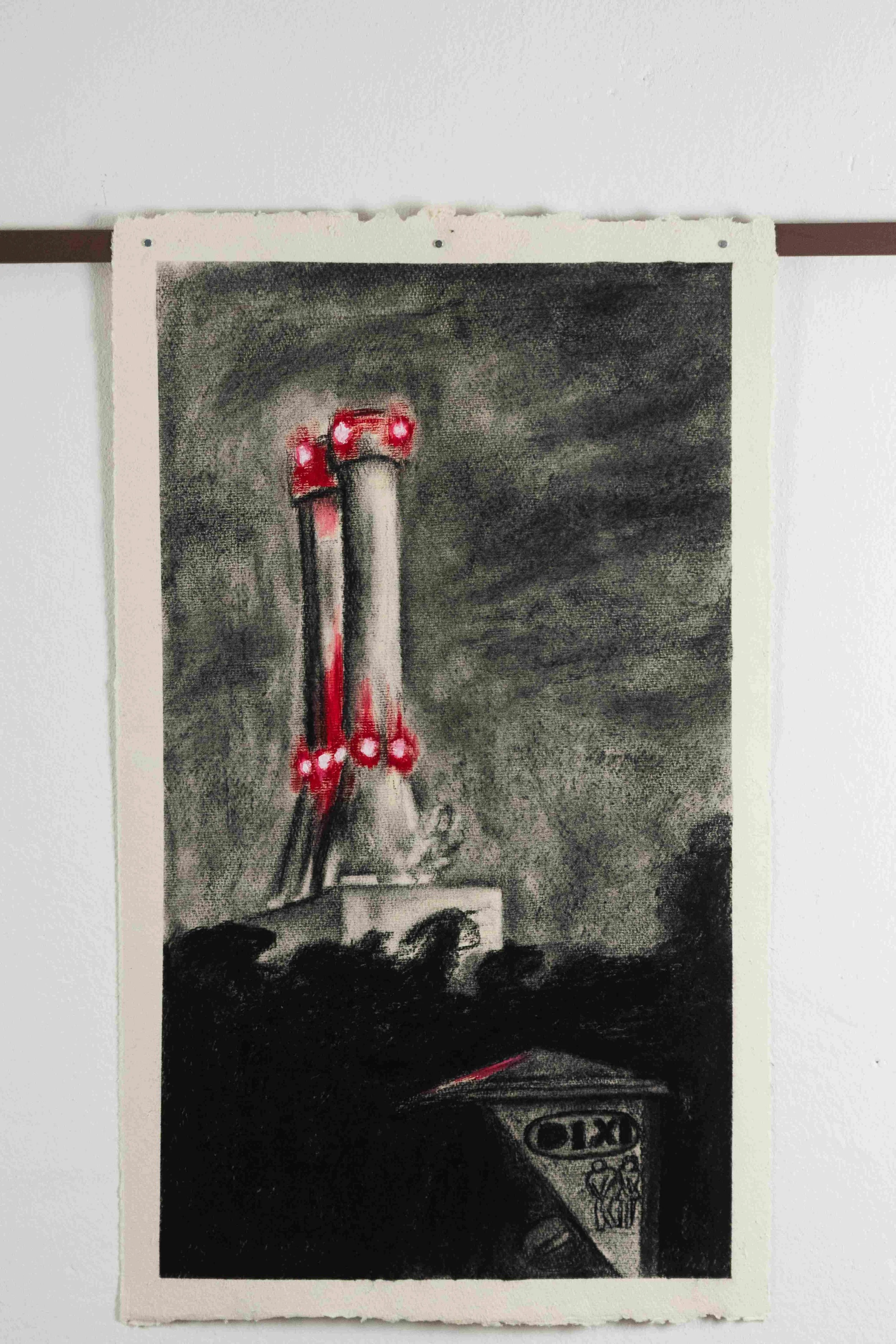 HKW,
Kohle und Guache,
auf Büttenpapier,
69cm x 40cm,
2023