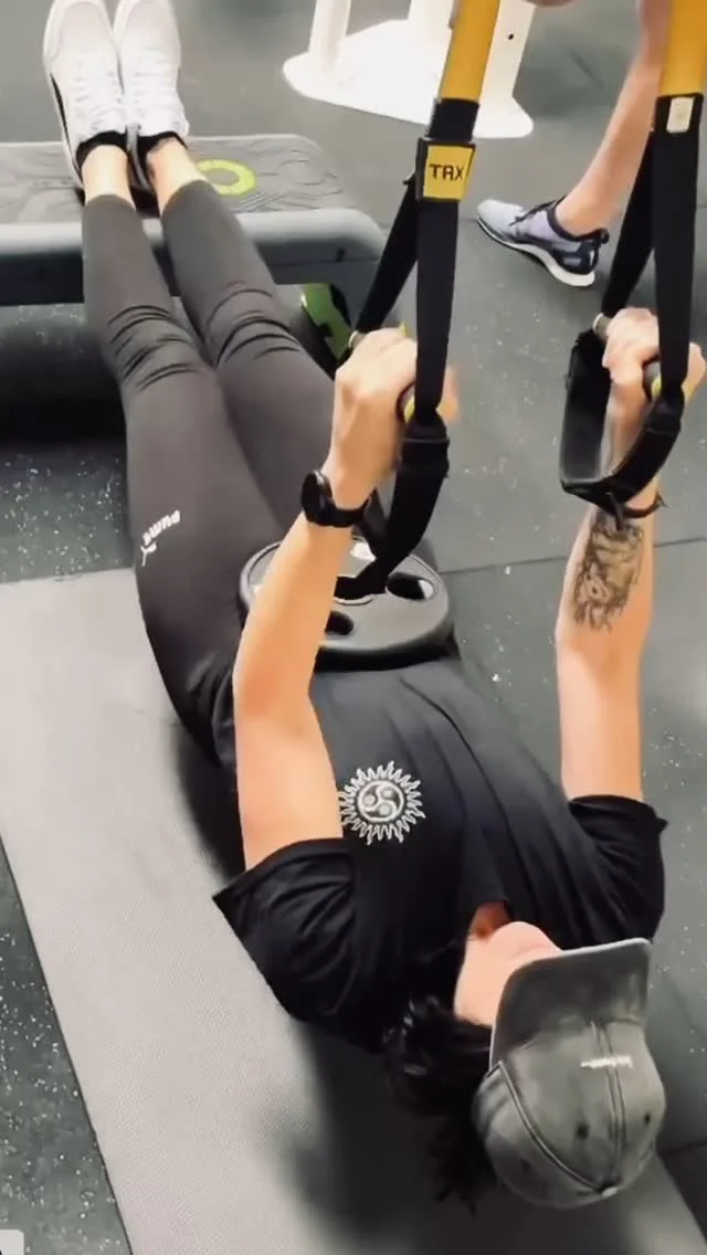 Steal my warm ups, these will help mobility and movement so you get the best out of your training session. 🙆‍♀️
Here is a range of good warm ups to help with mobility, I see it to often when people just warm up on the treadmill or a CV machine