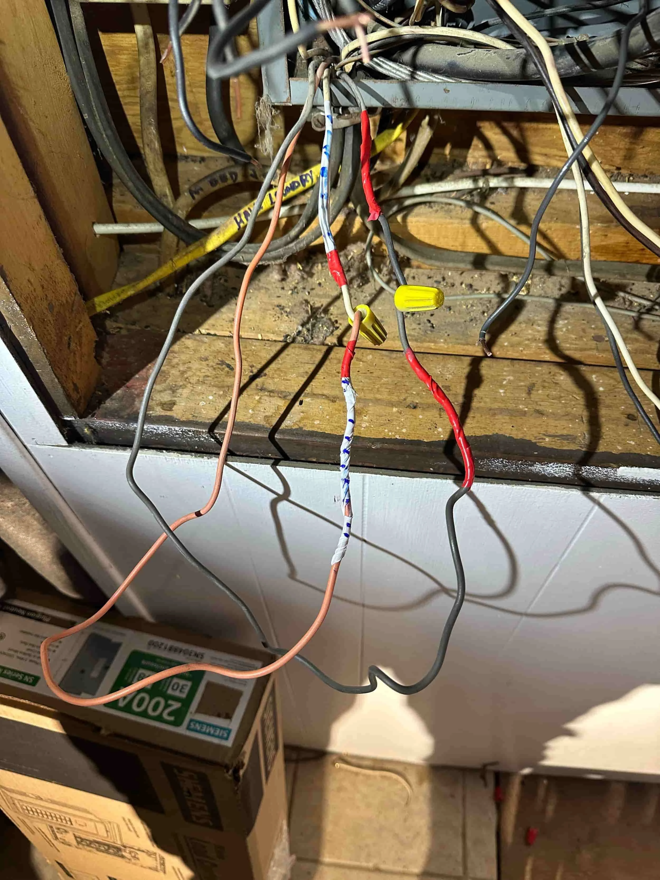 Wire Nuts open Splice