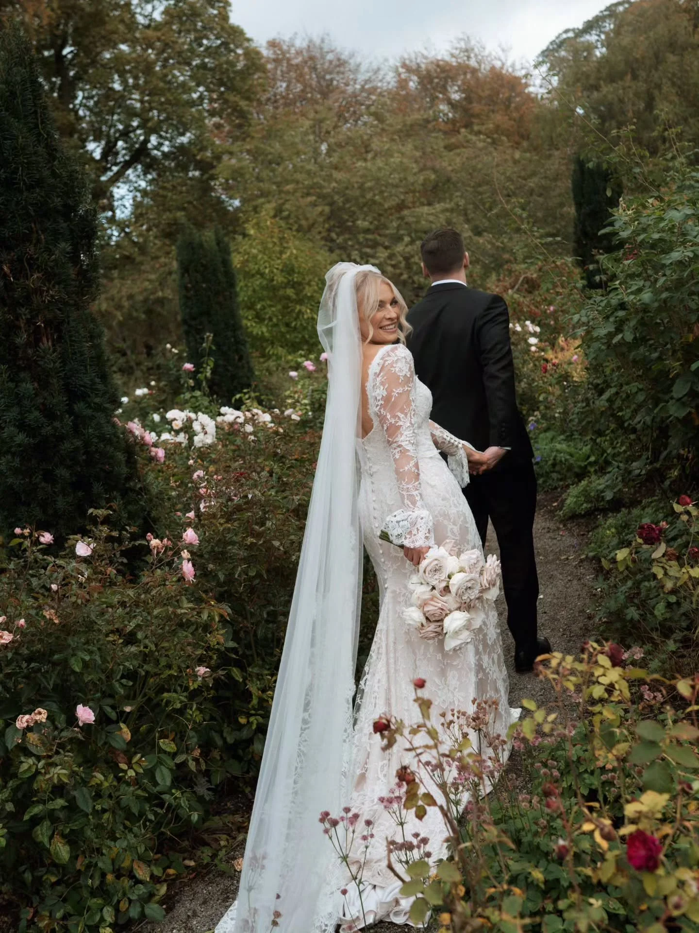 The most incredible October day for A + P at the breathtaking @middletonlodge 

The sun shone for the most beautiful outdoor ceremony followed by a perfect afternoon set in the stunning Fig House. 

Here is a handful of the stunning newly weds with a