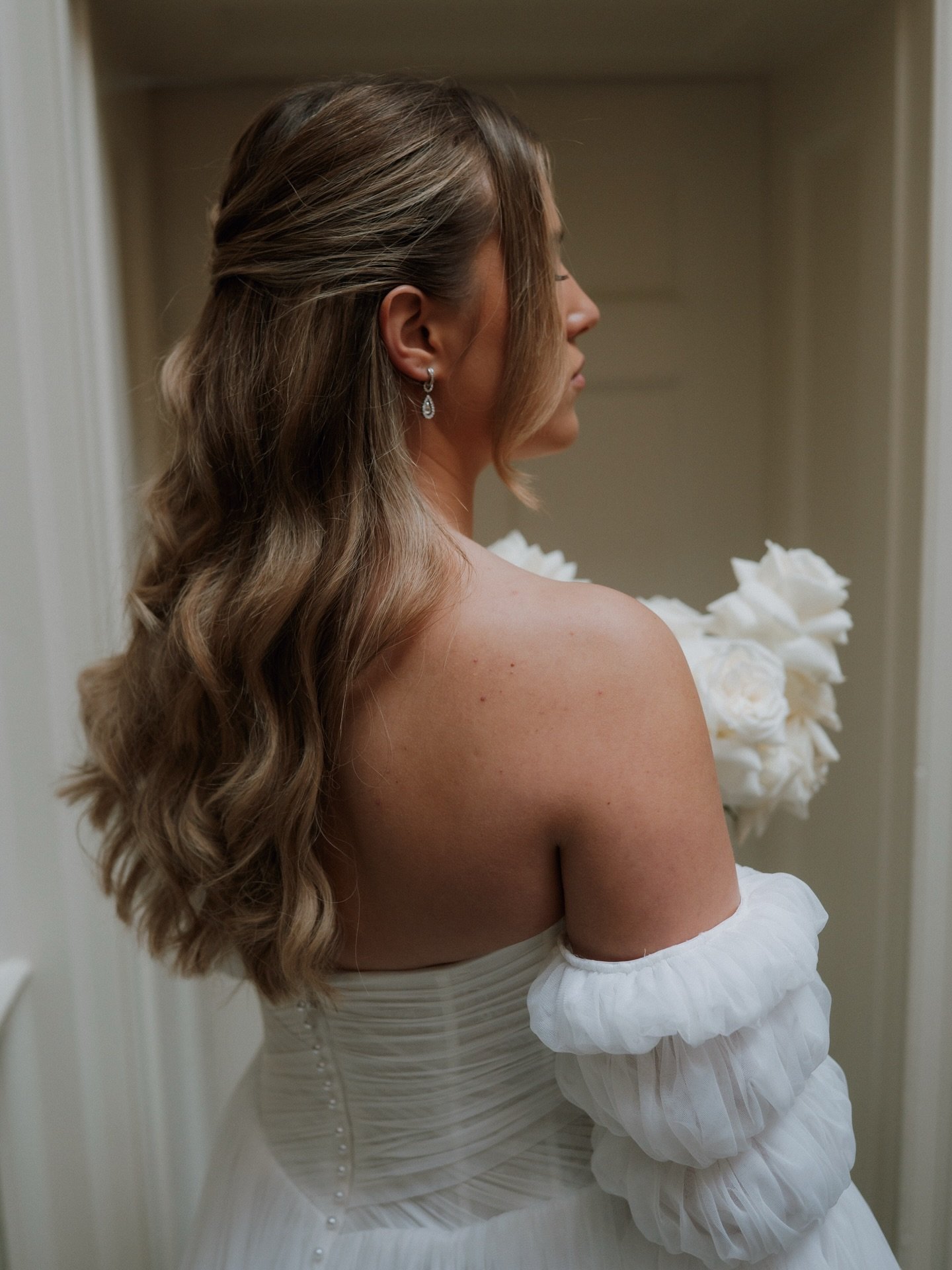 Portraits are a moment of quiet, fun &amp; flirty reflection. To take a breather from your day and just be together. 

A throwback to the stunning Norwood Park with L &amp; N on digital and 35mm film.

planning + host @fayewildephotography #fayewilde