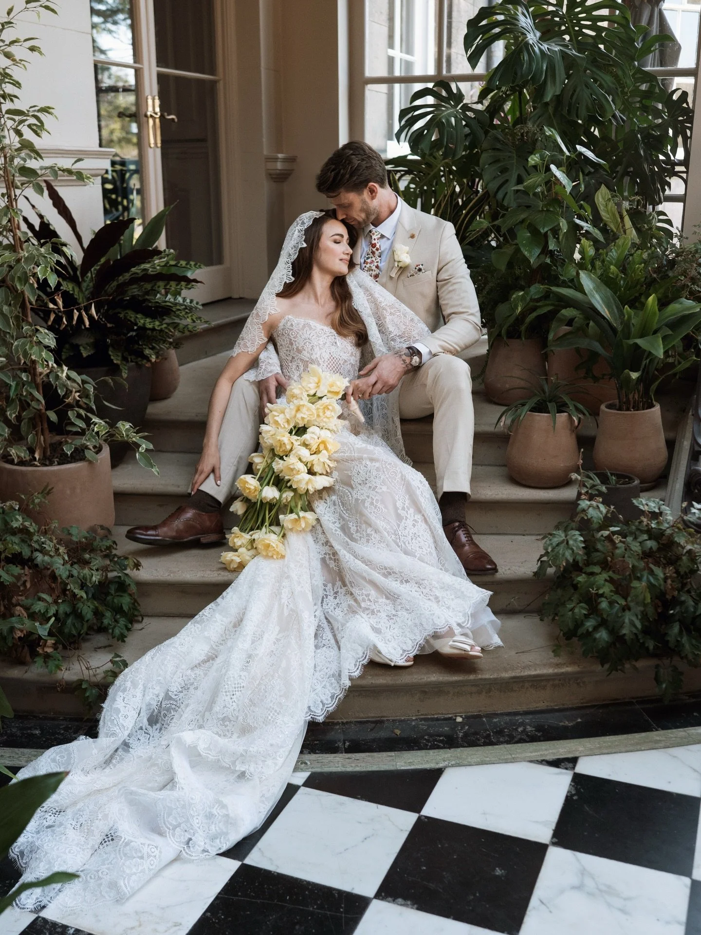 A little of E &amp; L from @dentonreserve 

Some magic moments from an absolutely incredible day with such an inspiring team behind it. 

Workshop host, planning &amp; design @collectivebyawe @amandawhiston_weddings
Venue @dentonreserve
Florist @kati