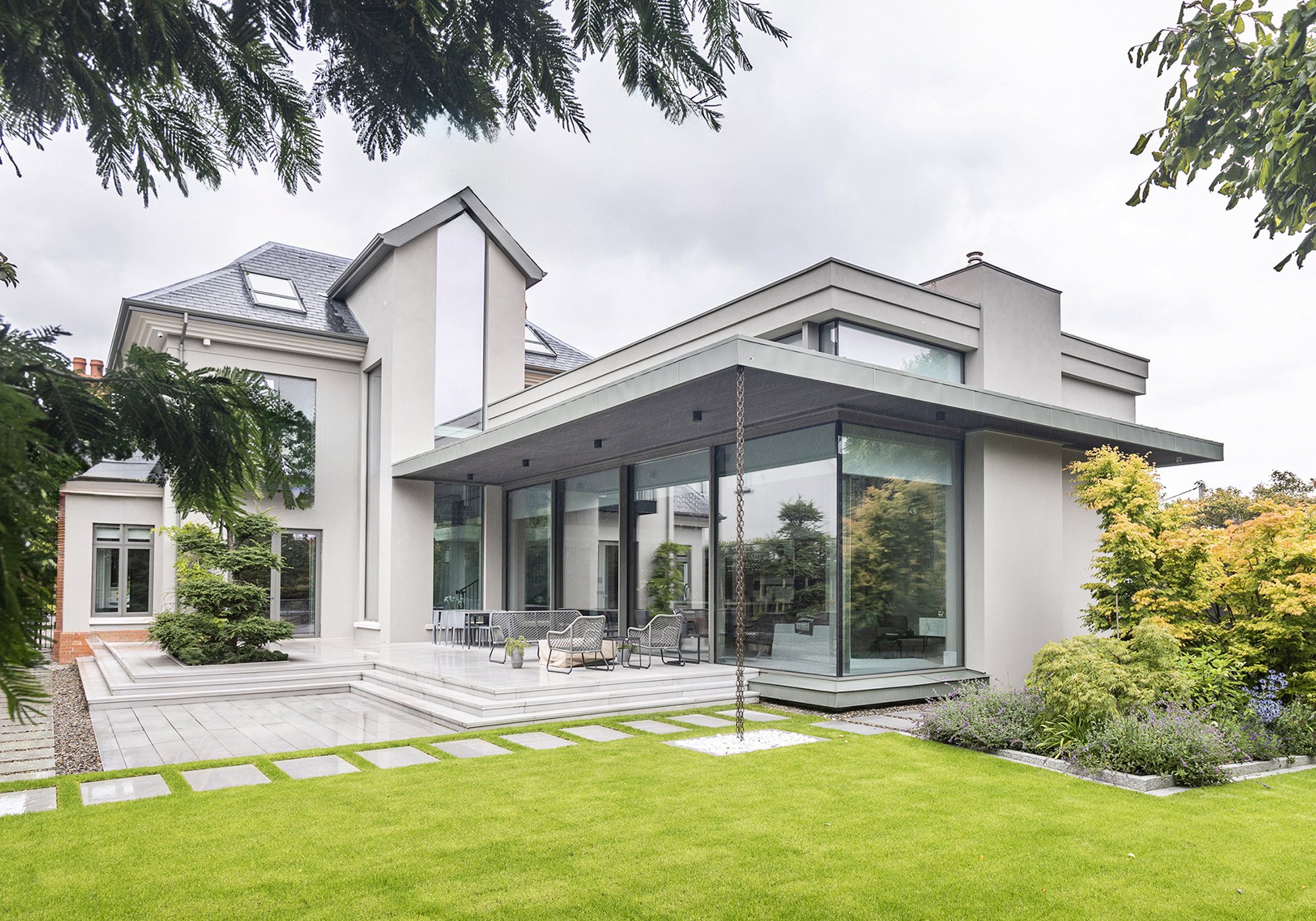 architectural photograph of Contemporary  house
