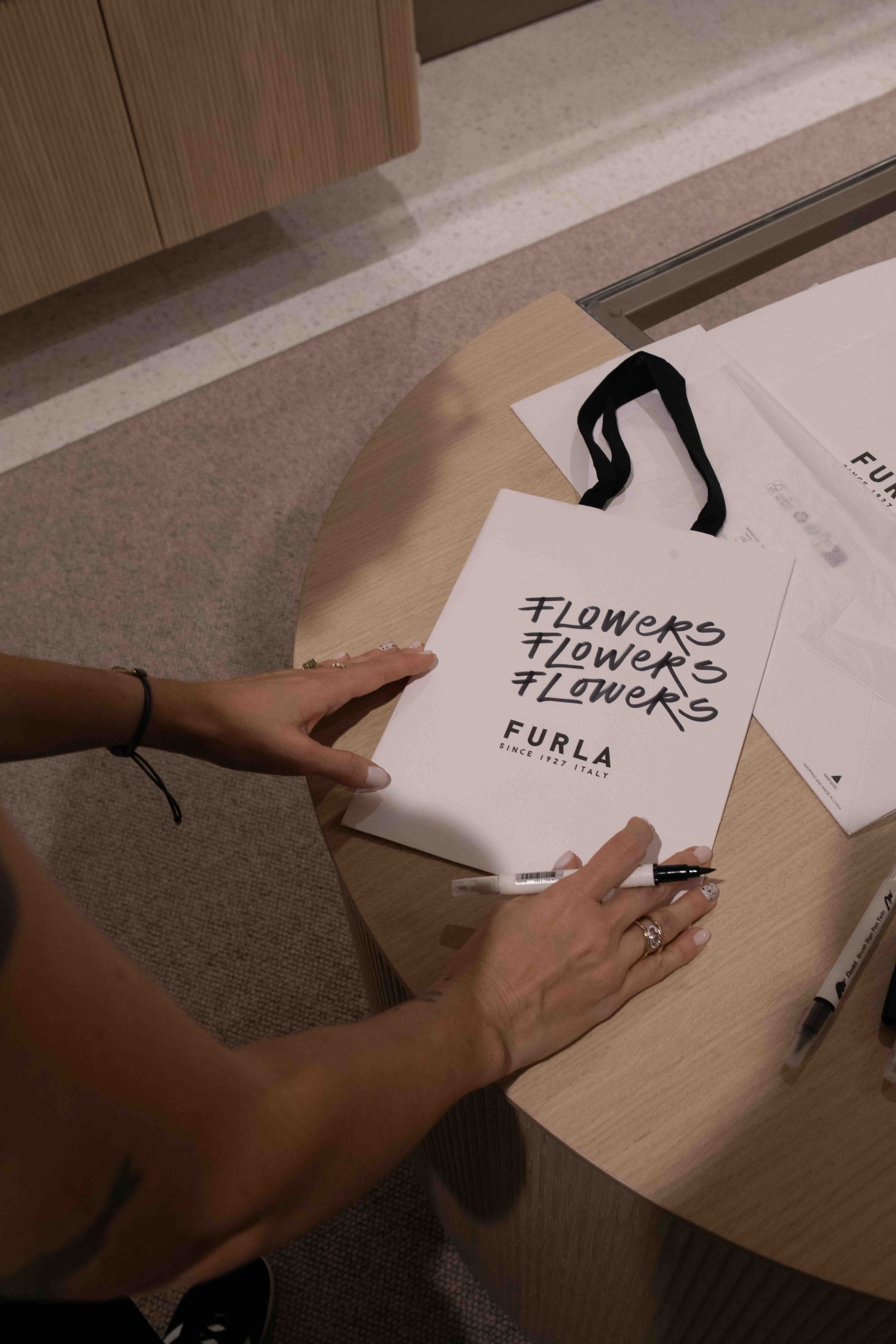 Furla event / linesbyme.studio / Budapest Calligrapher.jpeg