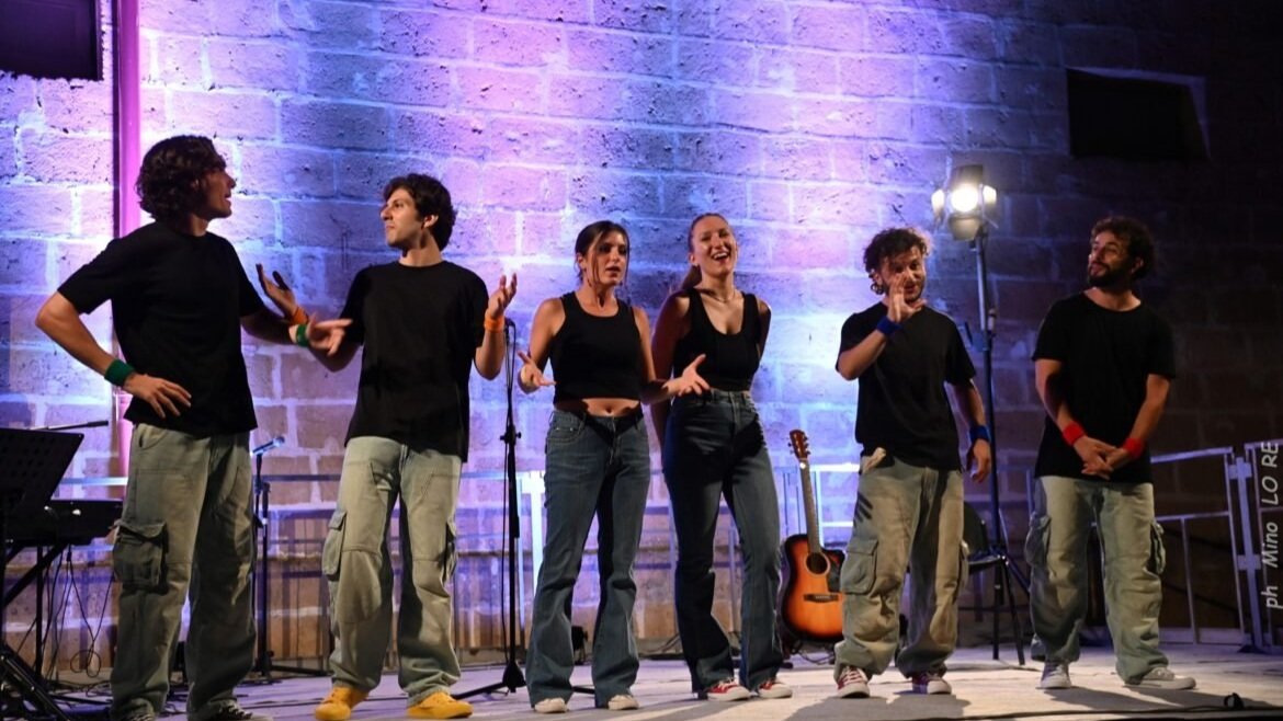 Qualcosa di grande, uno spettacolo ripercorre l’avventura dei lunapop