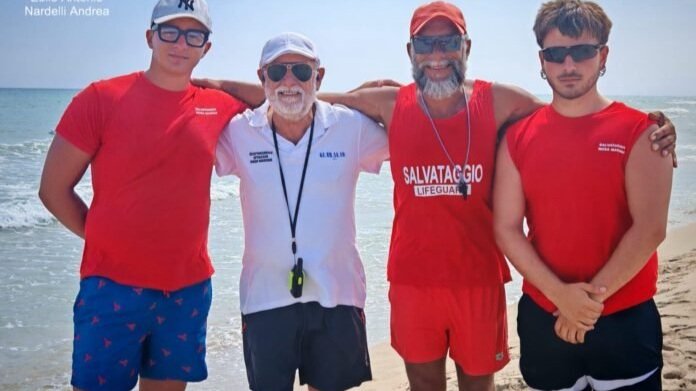 Bagnini eroi a Rosa Marina