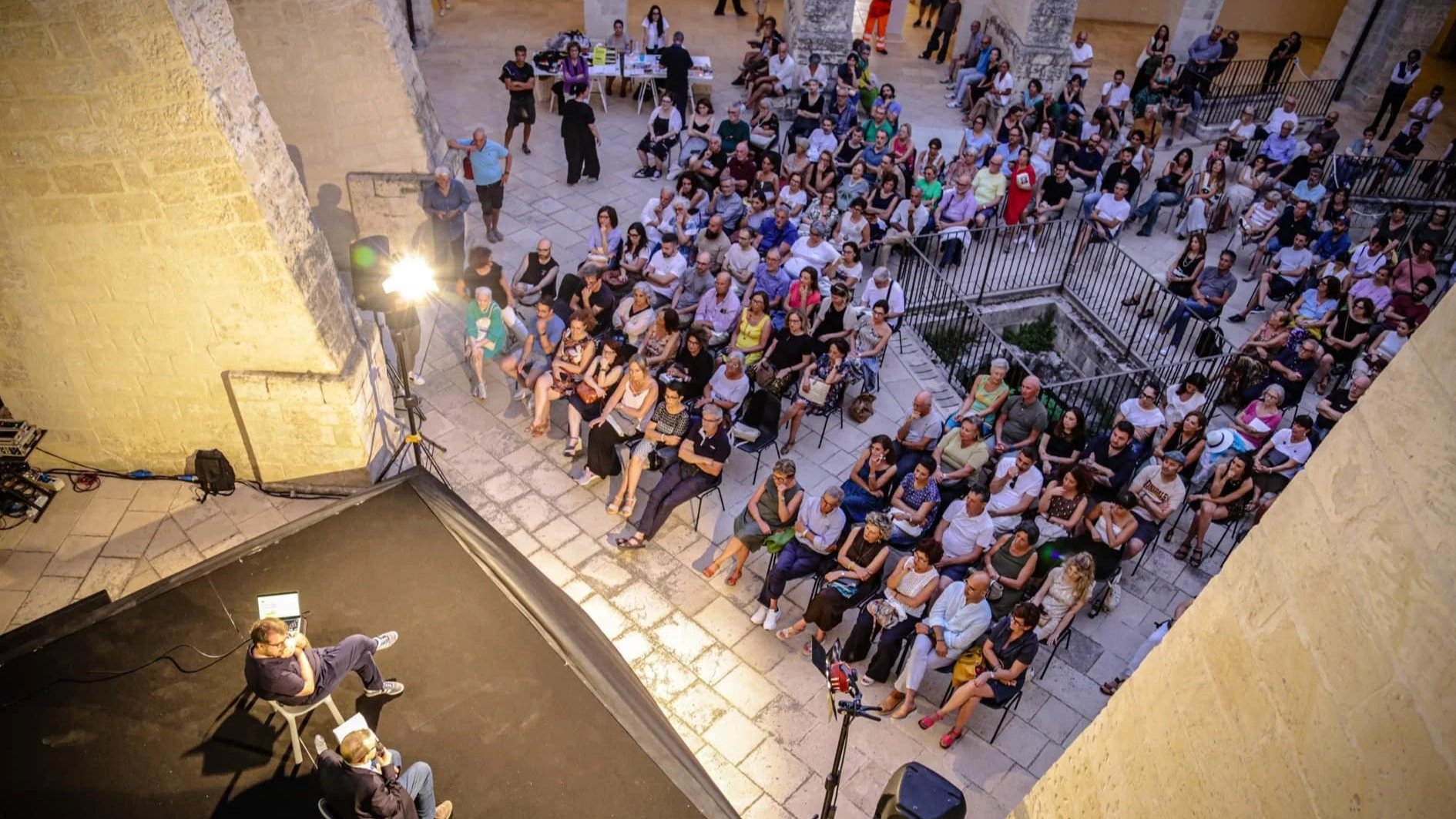 l Premio Strega Andrea Bajani per Agostiniani Libri grazie al festival Armonia