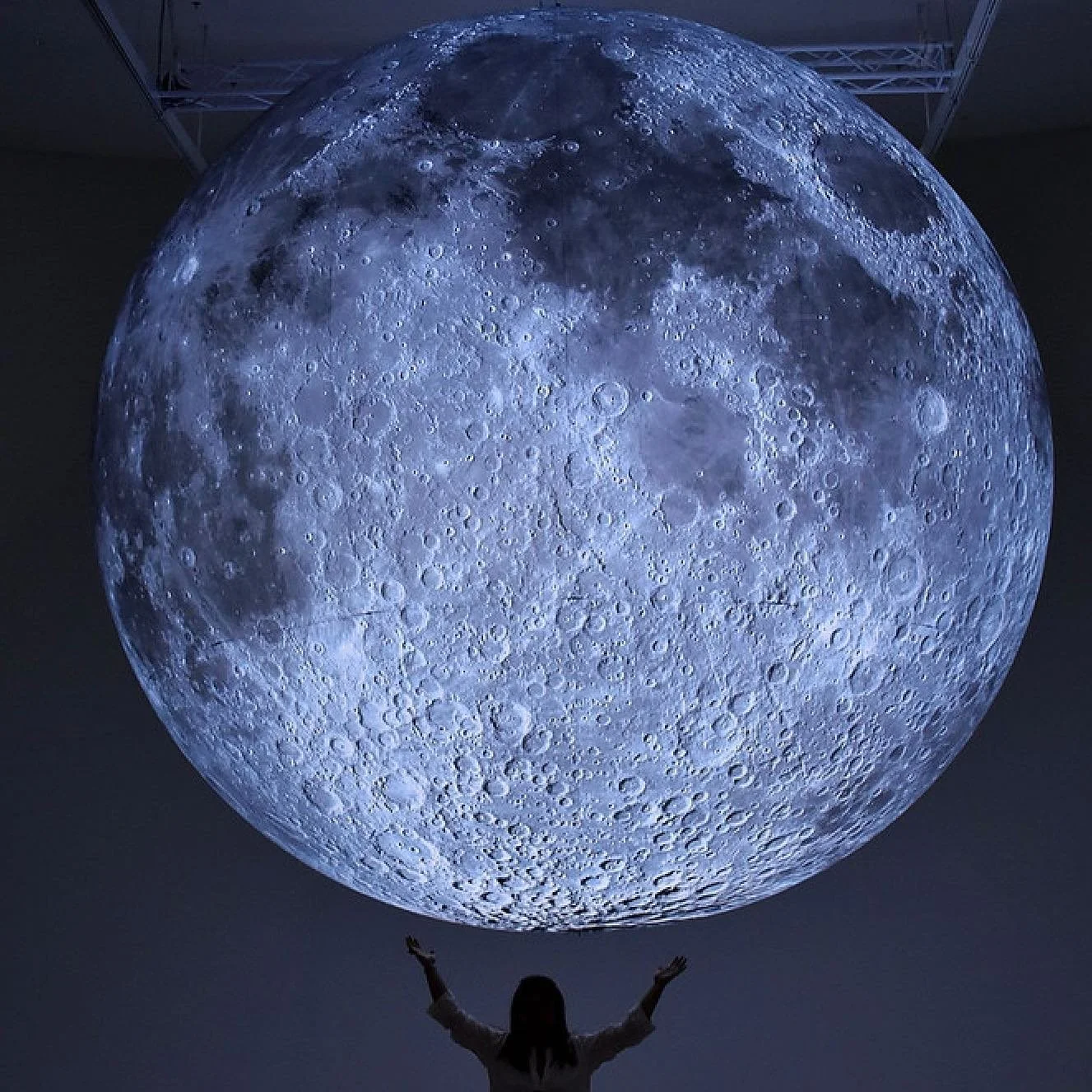 Voglio la luna - Hermes Mangialardo (2).jpg