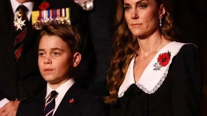 Il principe George alla cerimonia per i soldati caduti a Londra