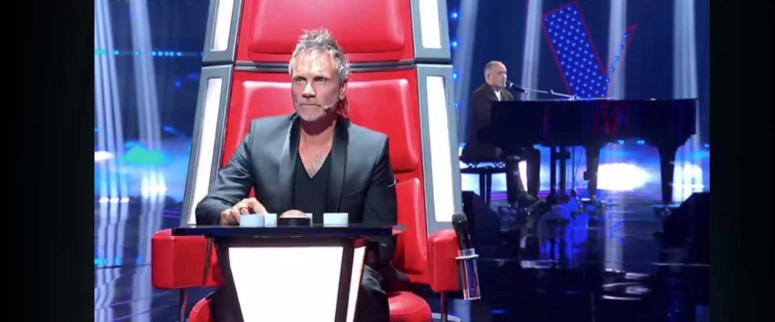 Il salentino Francesco De Siena passa alle semifinali di The Voice Senior. Ieri in prima serata su Rai1, selezionato nella squadra di Nek