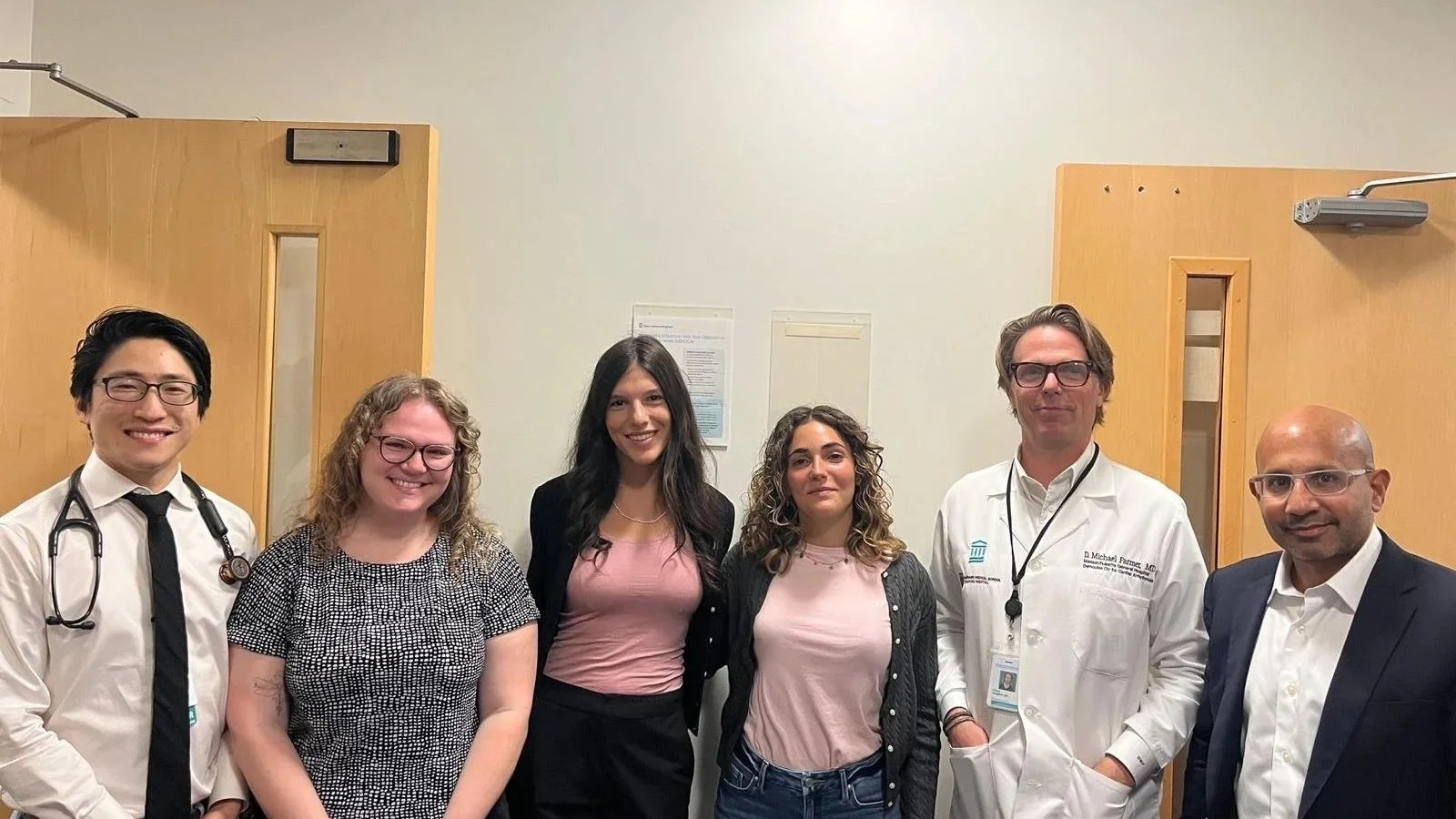 DUE STUDENTESSE MEDTEC AL MASSACHUSETTS GENERAL HOSPITAL DI BOSTON