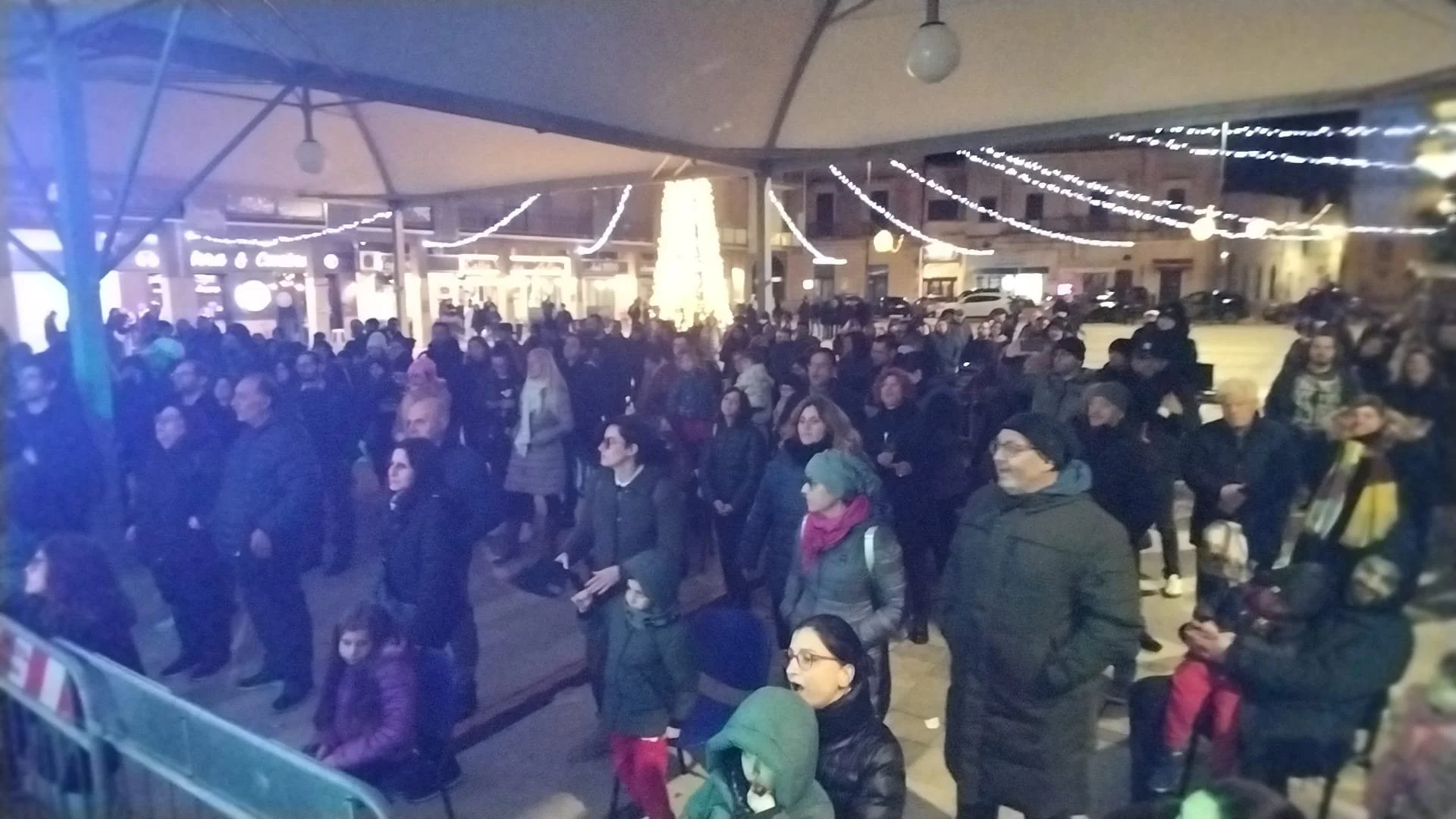 La Magia che Unisce: il Cuore di Calimera ha Battuto all’Unisono