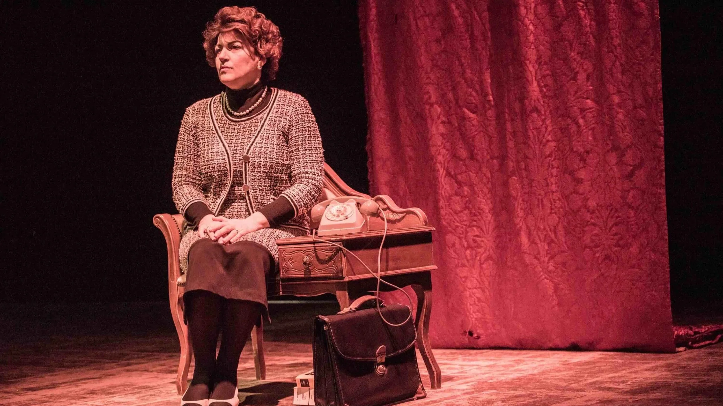 re sorelle da Anton Čechov della compagnia Muta Imago per la stagione Per un teatro umano del progetto Teatri del Nord Salento